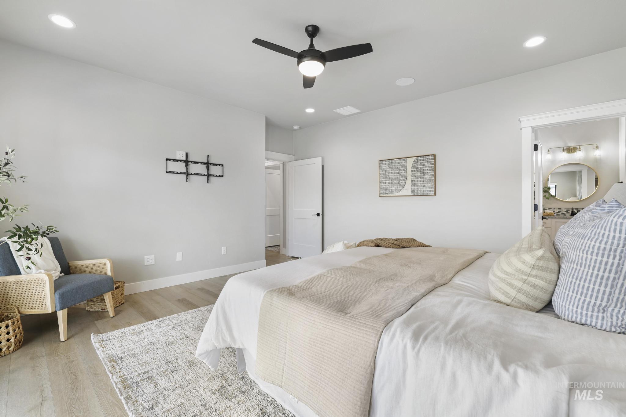 2442 Clear Creek Ct, Twin Falls, Idaho 83301, 5 Bedrooms, 3 Bathrooms, Residential For Sale, Price $779,900,MLS 98971568