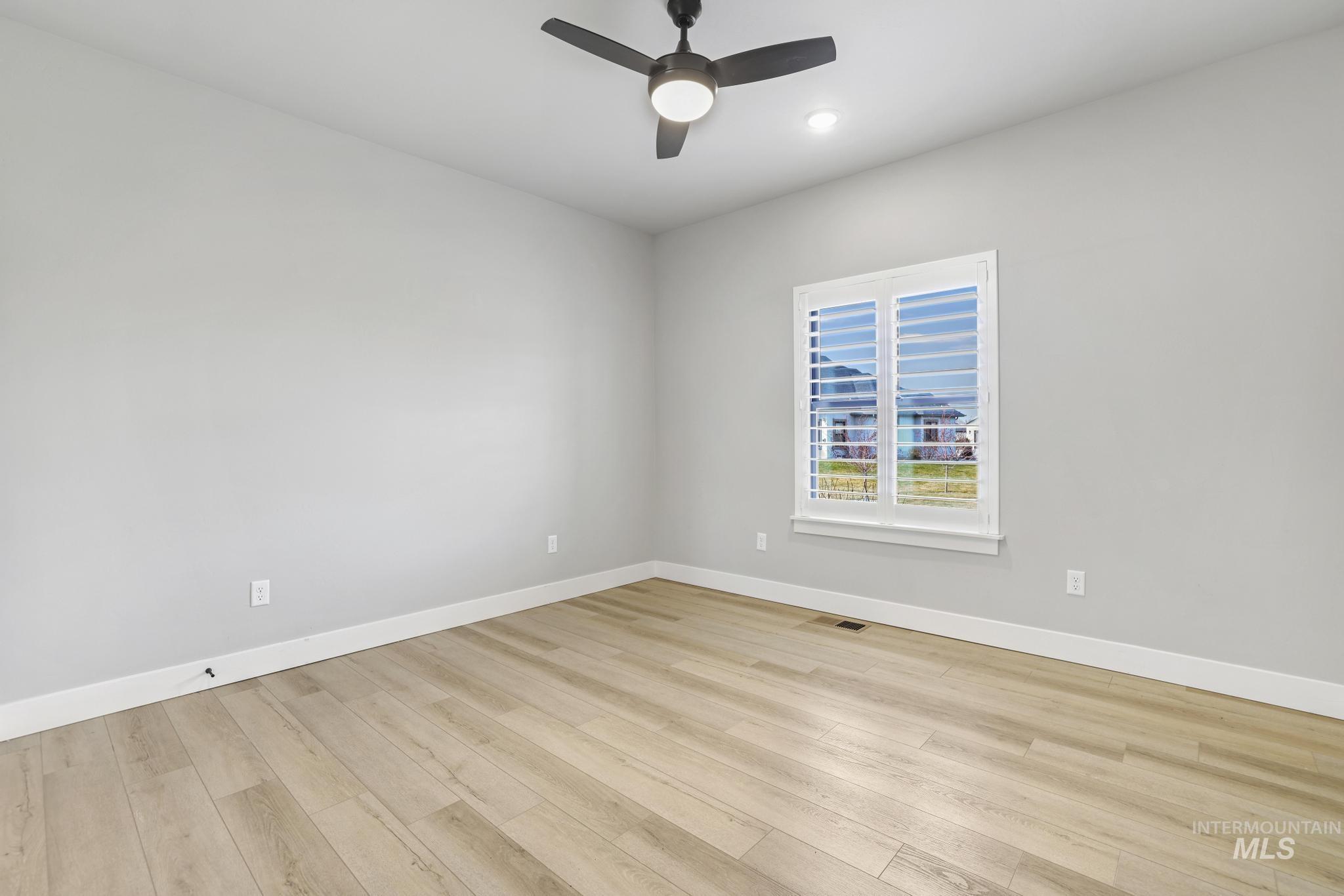 2442 Clear Creek Ct, Twin Falls, Idaho 83301, 5 Bedrooms, 3 Bathrooms, Residential For Sale, Price $779,900,MLS 98971568