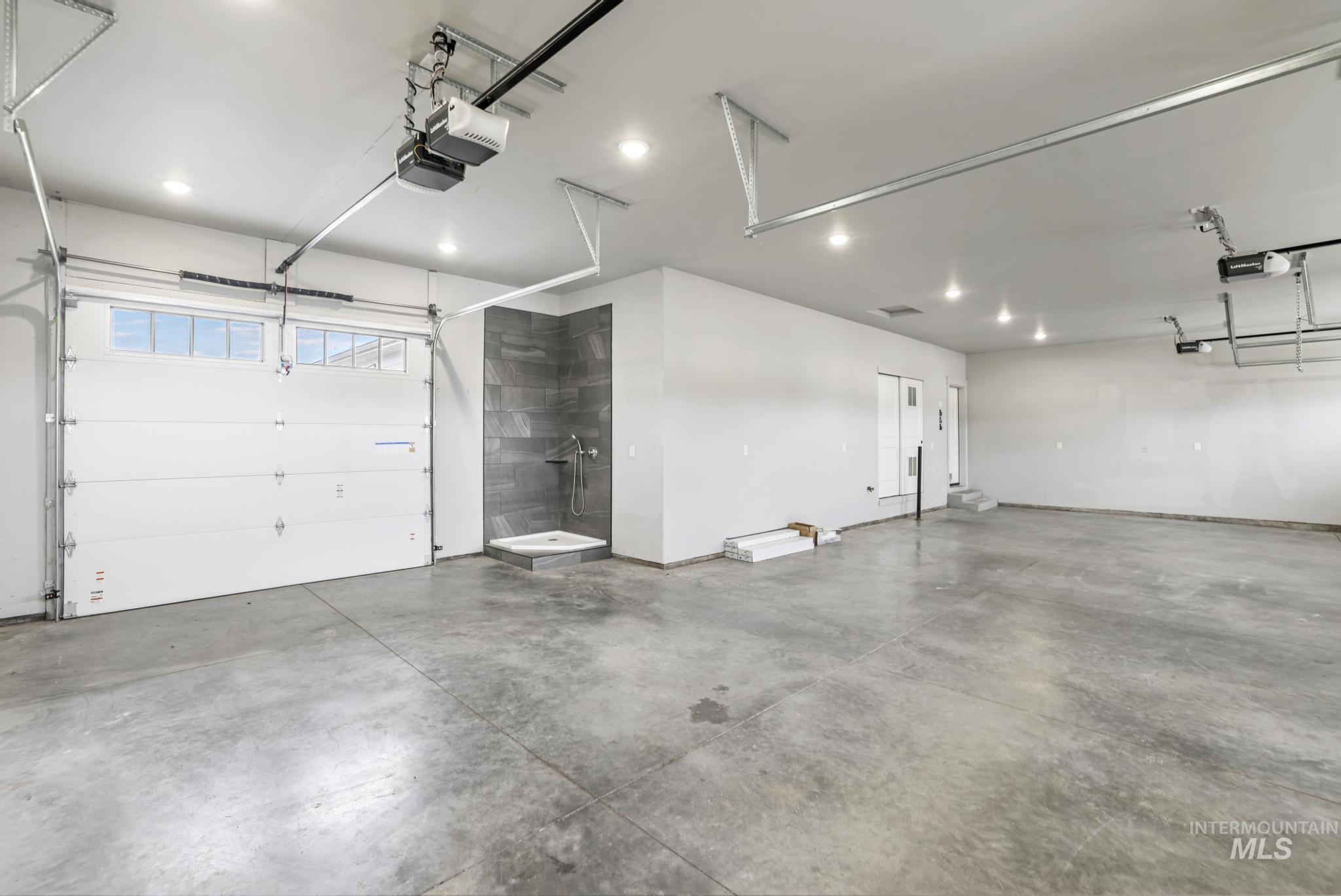 2442 Clear Creek Ct, Twin Falls, Idaho 83301, 5 Bedrooms, 3 Bathrooms, Residential For Sale, Price $779,900,MLS 98971568