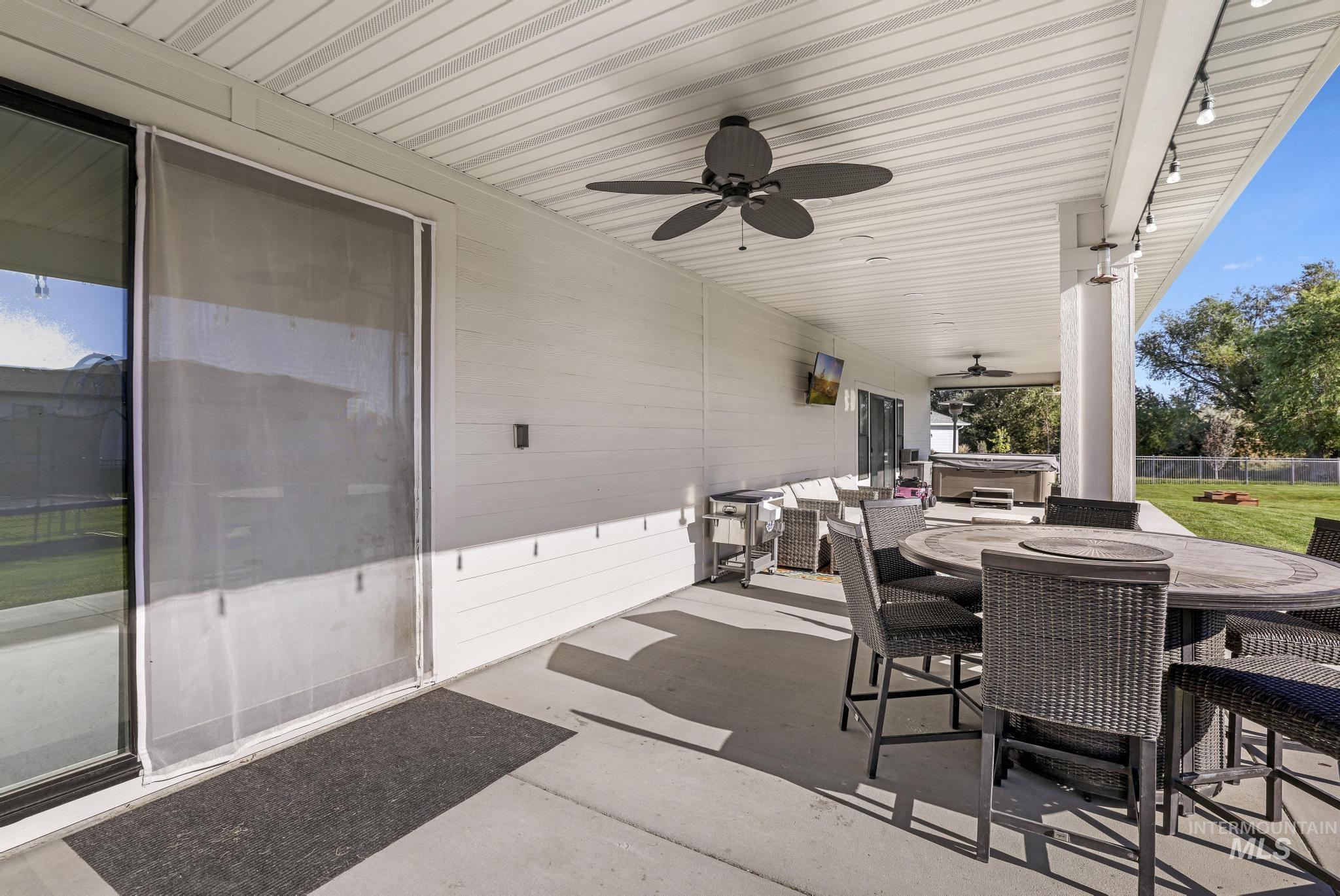 2442 Clear Creek Ct, Twin Falls, Idaho 83301, 5 Bedrooms, 3 Bathrooms, Residential For Sale, Price $779,900,MLS 98971568