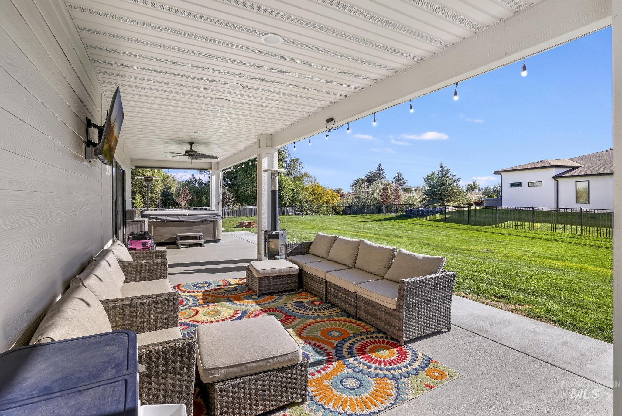 2442 Clear Creek Ct, Twin Falls, Idaho 83301, 5 Bedrooms, 3 Bathrooms, Residential For Sale, Price $779,900,MLS 98971568