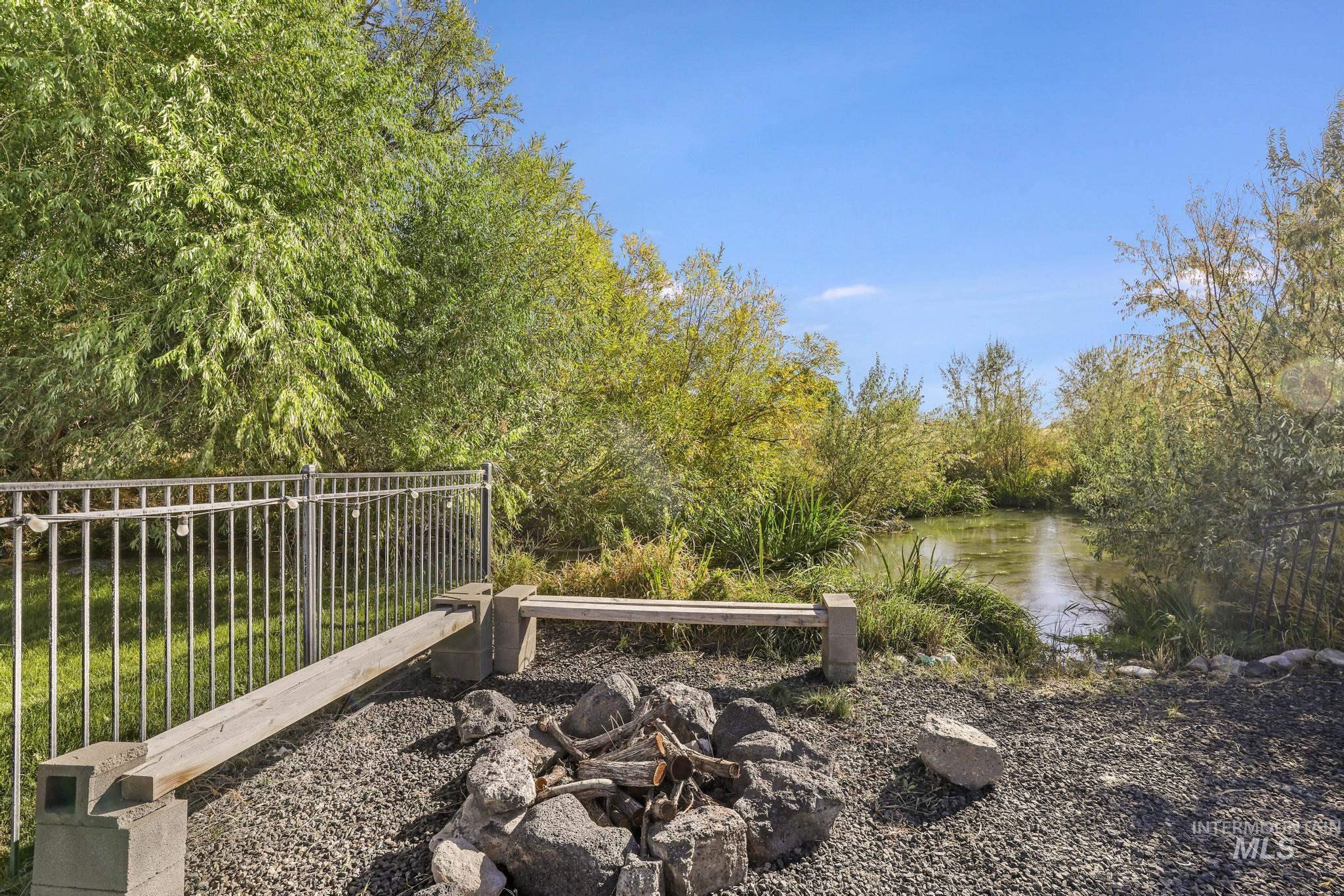 2442 Clear Creek Ct, Twin Falls, Idaho 83301, 5 Bedrooms, 3 Bathrooms, Residential For Sale, Price $779,900,MLS 98971568