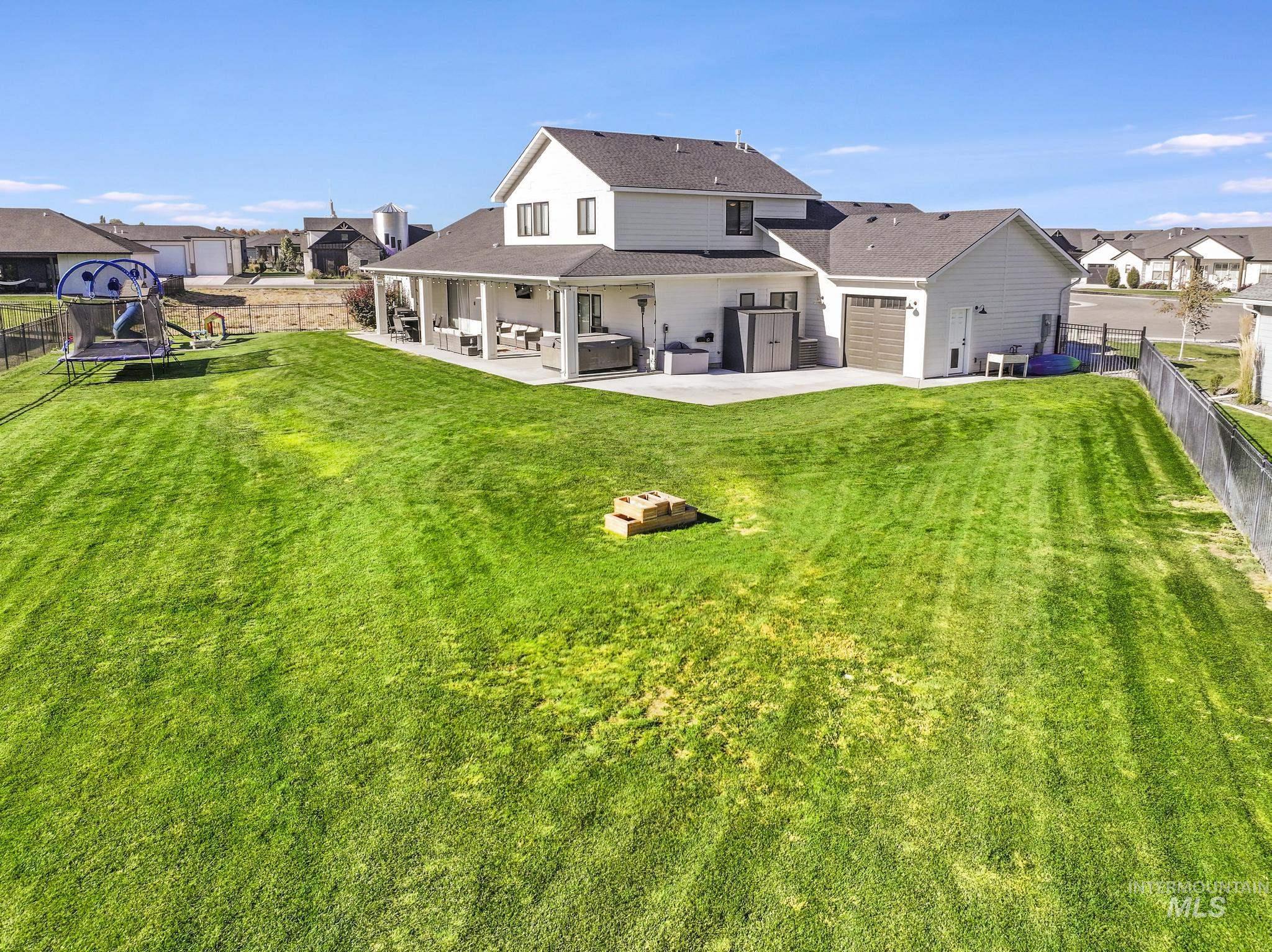 2442 Clear Creek Ct, Twin Falls, Idaho 83301, 5 Bedrooms, 3 Bathrooms, Residential For Sale, Price $779,900,MLS 98971568
