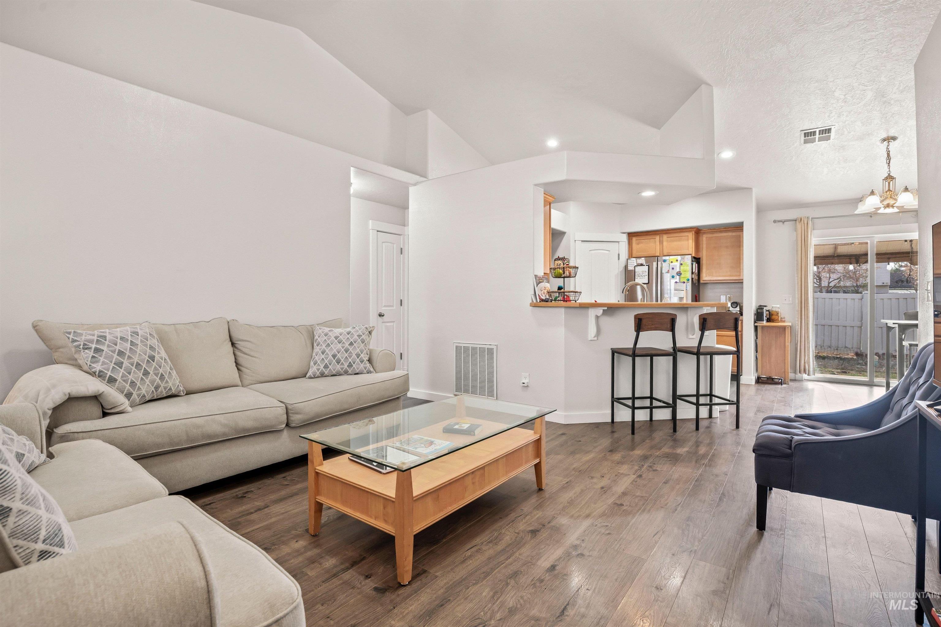 2602 Autumncrest Street, Caldwell, Idaho 83605, 3 Bedrooms, 2 Bathrooms, Residential For Sale, Price $375,000,MLS 98971569