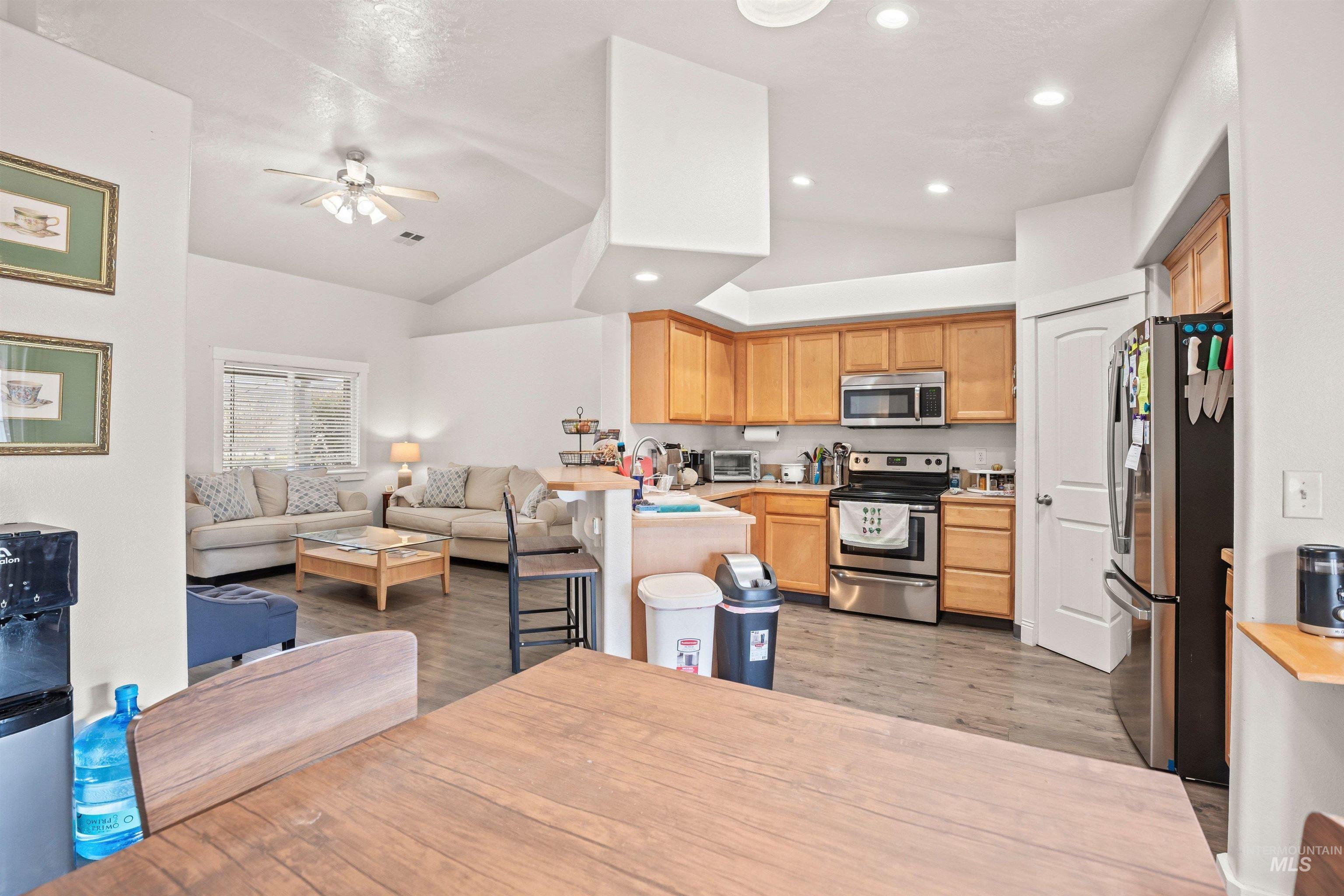 2602 Autumncrest Street, Caldwell, Idaho 83605, 3 Bedrooms, 2 Bathrooms, Residential For Sale, Price $375,000,MLS 98971569