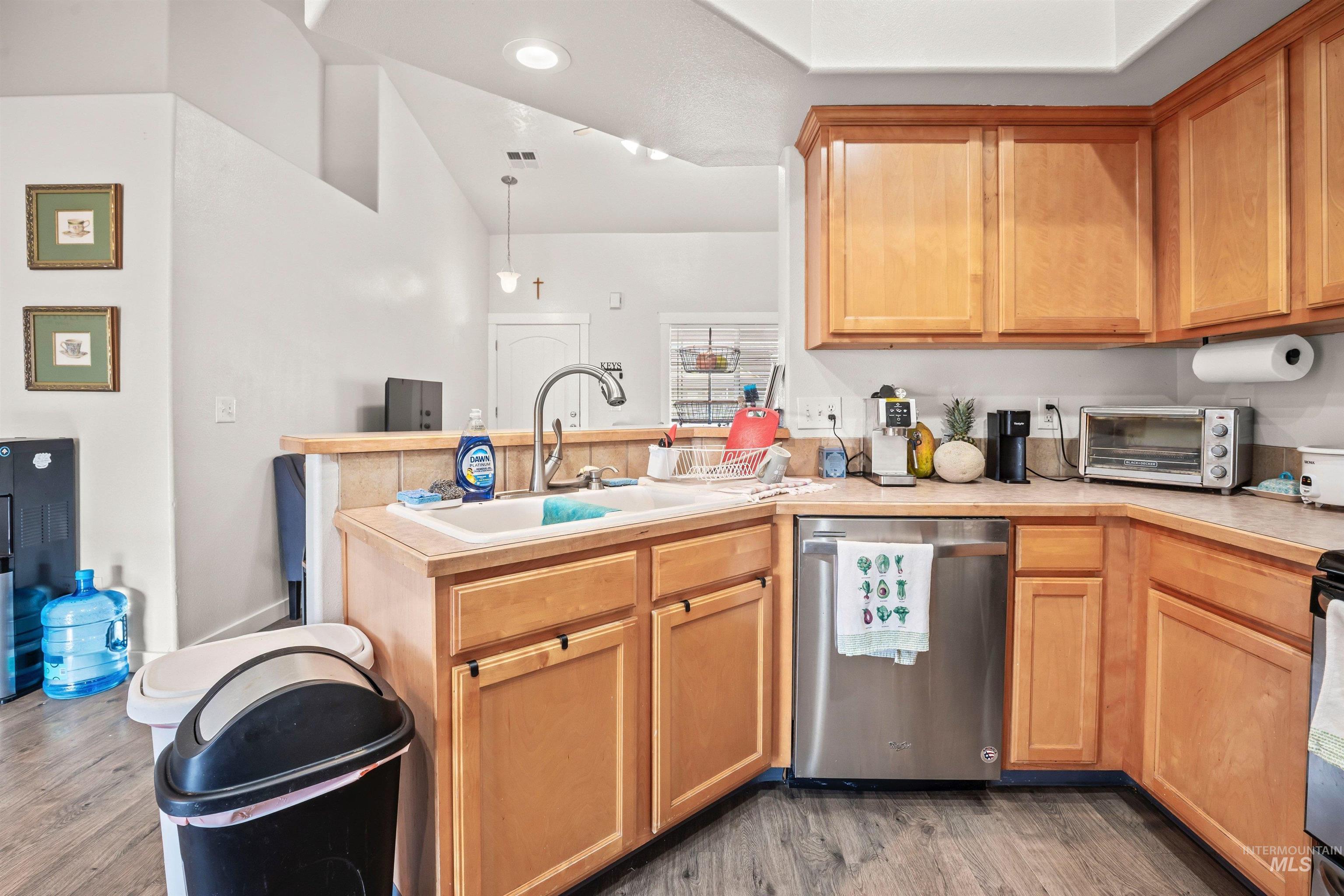 2602 Autumncrest Street, Caldwell, Idaho 83605, 3 Bedrooms, 2 Bathrooms, Residential For Sale, Price $375,000,MLS 98971569