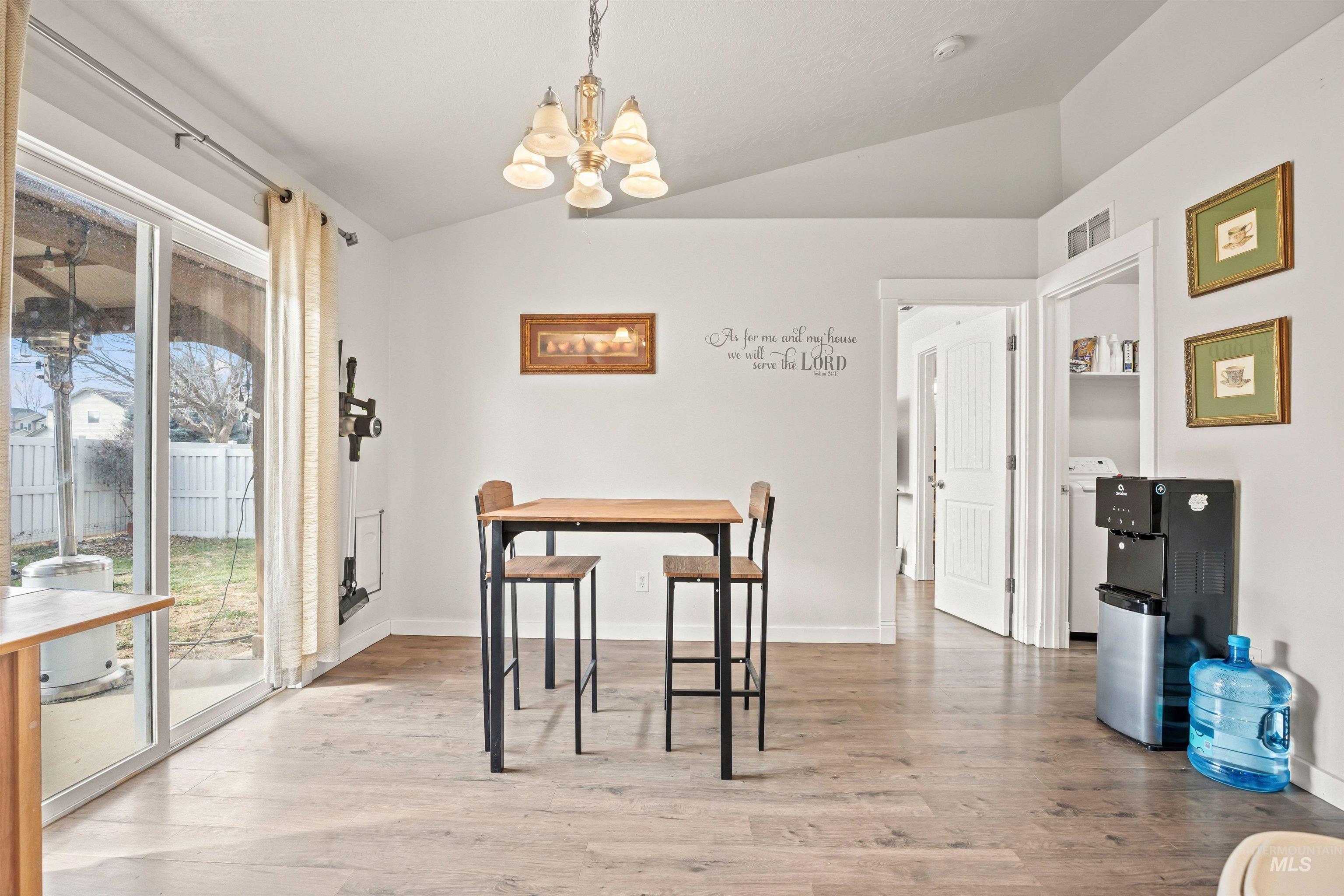 2602 Autumncrest Street, Caldwell, Idaho 83605, 3 Bedrooms, 2 Bathrooms, Residential For Sale, Price $375,000,MLS 98971569