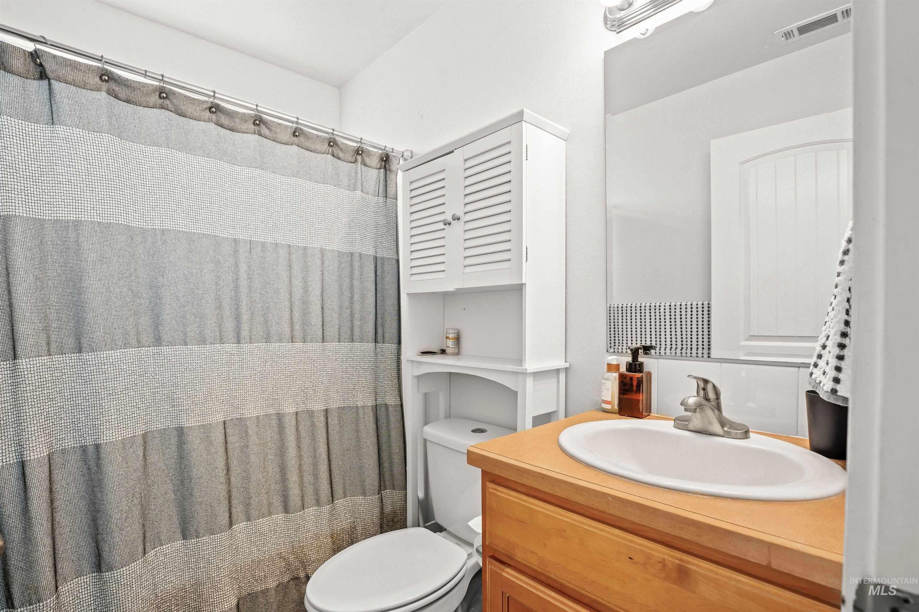 2602 Autumncrest Street, Caldwell, Idaho 83605, 3 Bedrooms, 2 Bathrooms, Residential For Sale, Price $375,000,MLS 98971569