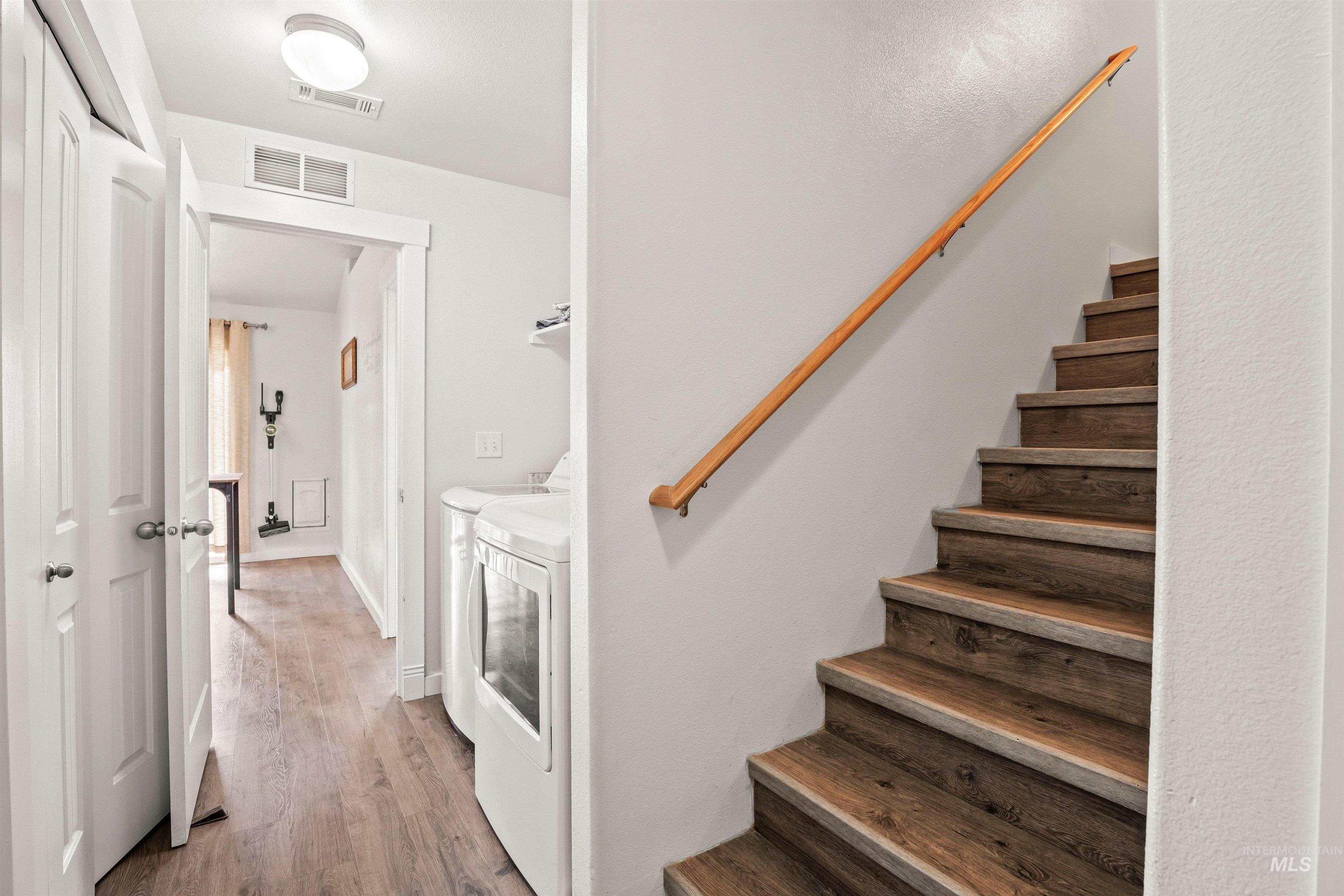 2602 Autumncrest Street, Caldwell, Idaho 83605, 3 Bedrooms, 2 Bathrooms, Residential For Sale, Price $375,000,MLS 98971569