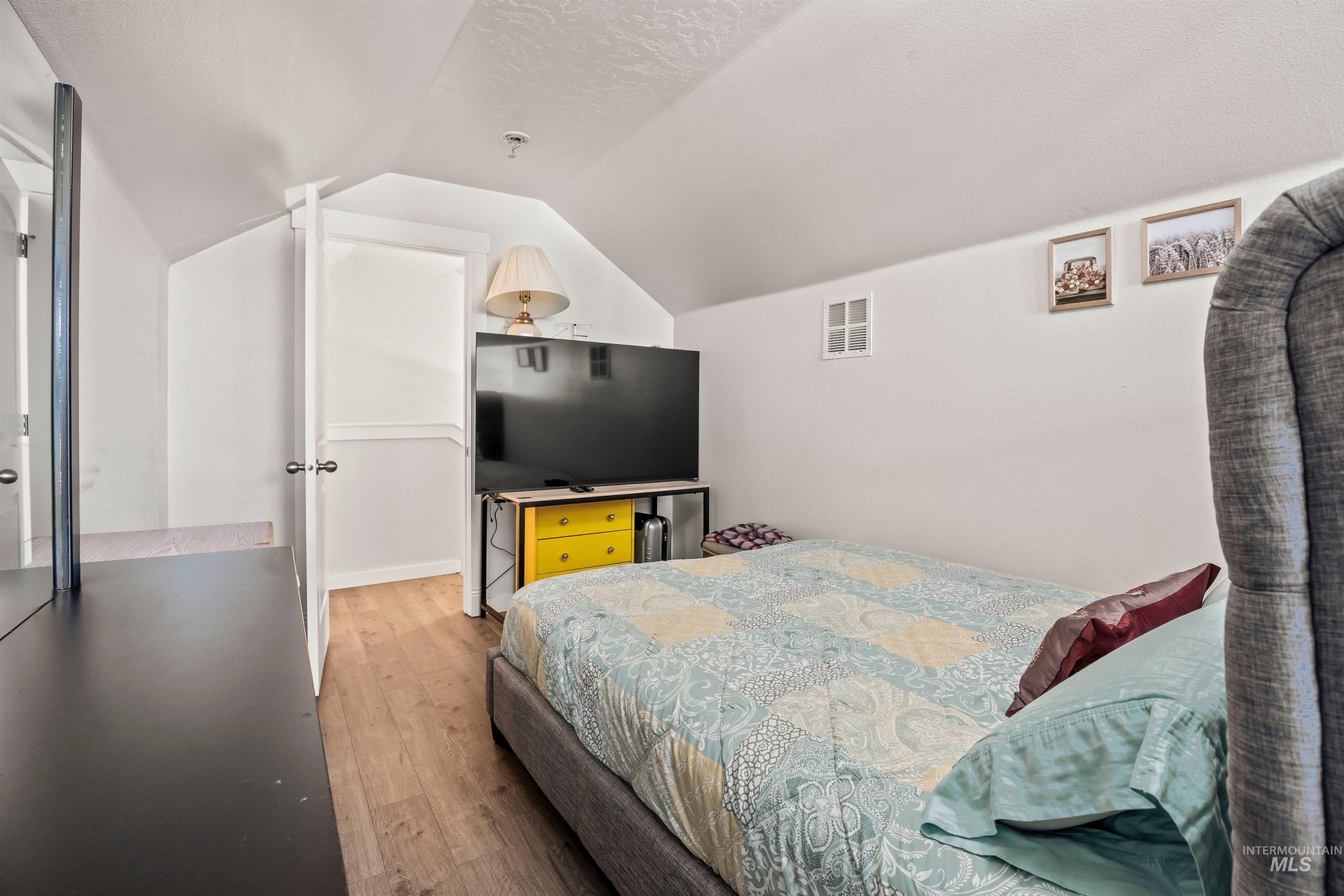 2602 Autumncrest Street, Caldwell, Idaho 83605, 3 Bedrooms, 2 Bathrooms, Residential For Sale, Price $375,000,MLS 98971569