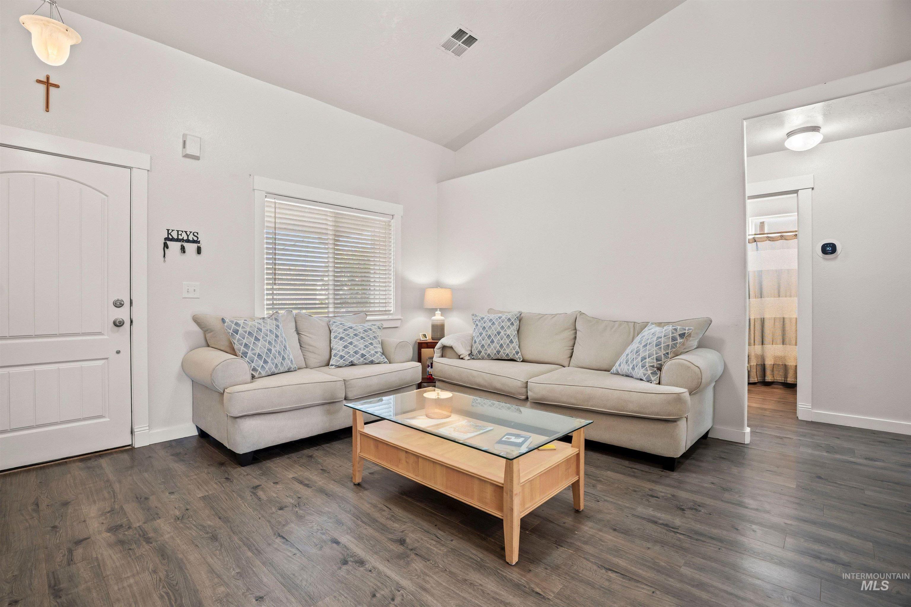 2602 Autumncrest Street, Caldwell, Idaho 83605, 3 Bedrooms, 2 Bathrooms, Residential For Sale, Price $375,000,MLS 98971569