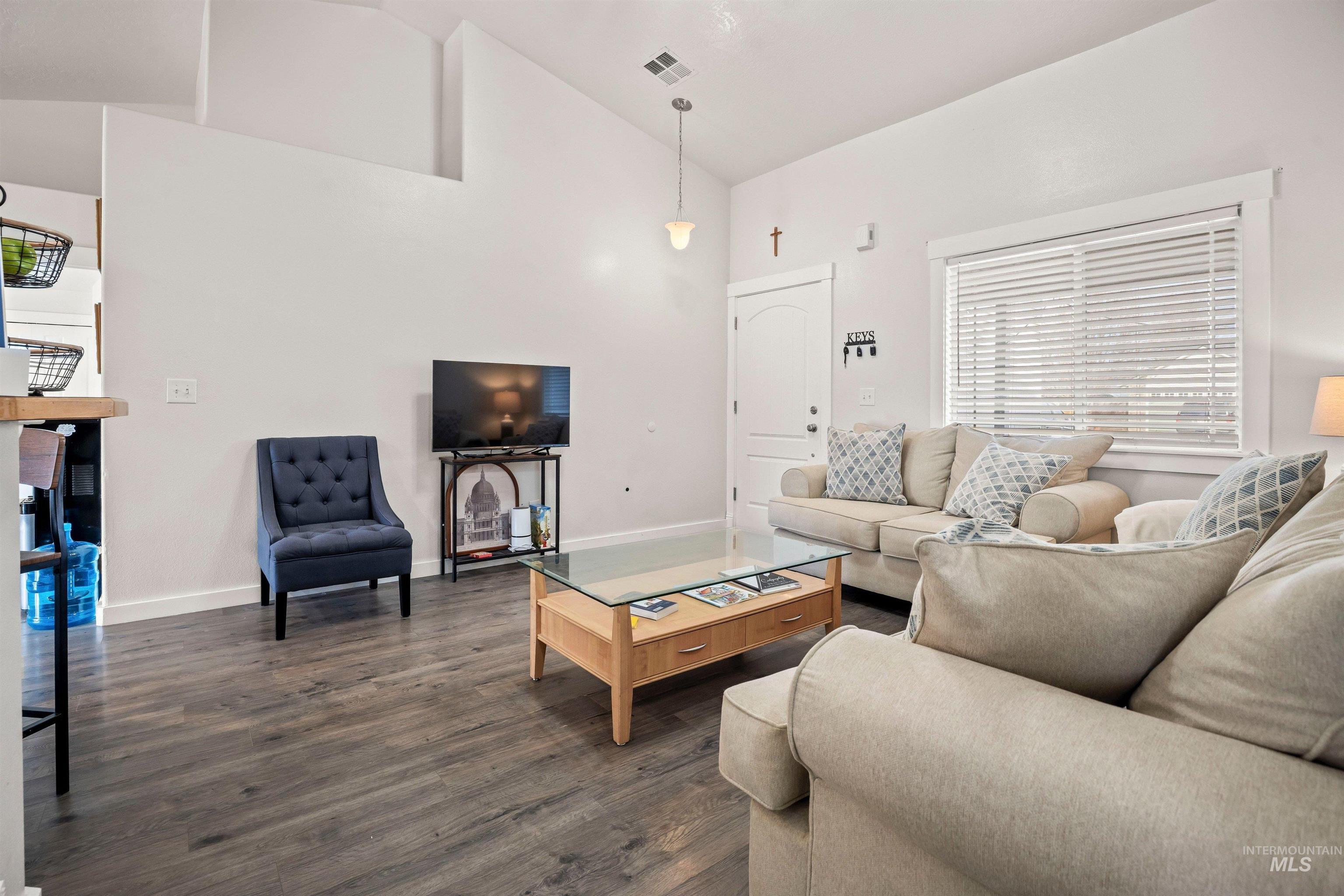 2602 Autumncrest Street, Caldwell, Idaho 83605, 3 Bedrooms, 2 Bathrooms, Residential For Sale, Price $375,000,MLS 98971569