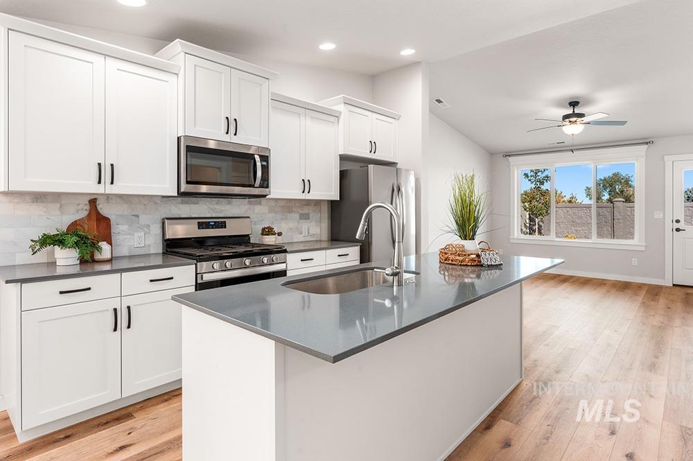 138 W Radiant Ridge Dr, Meridian, Idaho 83642, 3 Bedrooms, 2 Bathrooms, Residential For Sale, Price $425,000,MLS 98971570