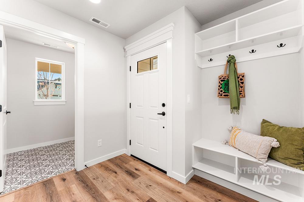 138 W Radiant Ridge Dr, Meridian, Idaho 83642, 3 Bedrooms, 2 Bathrooms, Residential For Sale, Price $425,000,MLS 98971570