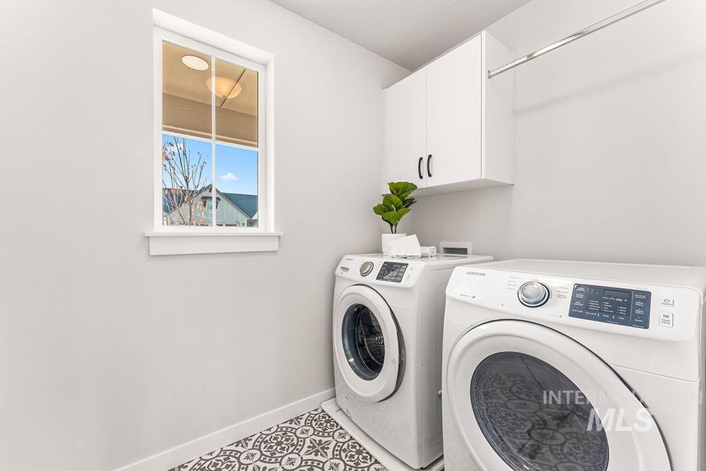 138 W Radiant Ridge Dr, Meridian, Idaho 83642, 3 Bedrooms, 2 Bathrooms, Residential For Sale, Price $425,000,MLS 98971570