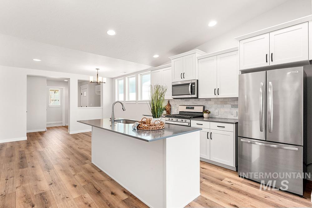 138 W Radiant Ridge Dr, Meridian, Idaho 83642, 3 Bedrooms, 2 Bathrooms, Residential For Sale, Price $425,000,MLS 98971570