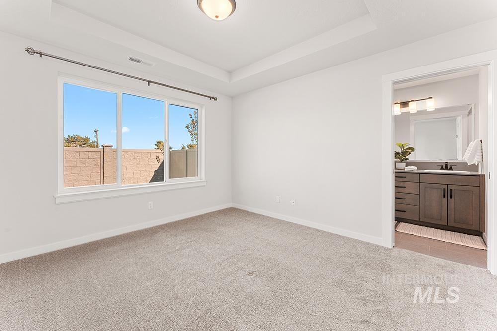 138 W Radiant Ridge Dr, Meridian, Idaho 83642, 3 Bedrooms, 2 Bathrooms, Residential For Sale, Price $425,000,MLS 98971570