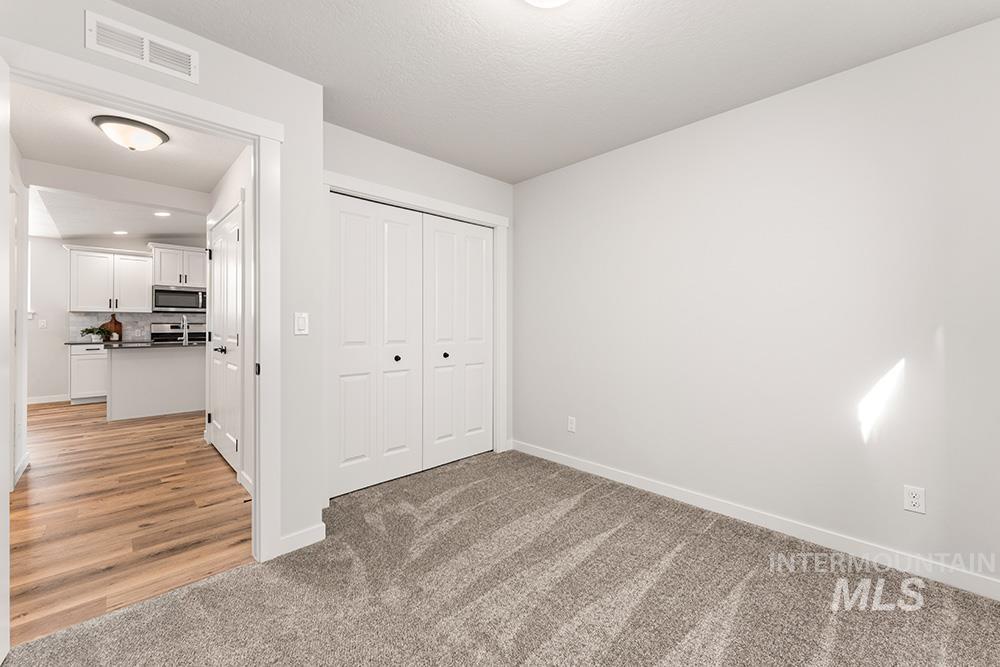 138 W Radiant Ridge Dr, Meridian, Idaho 83642, 3 Bedrooms, 2 Bathrooms, Residential For Sale, Price $425,000,MLS 98971570