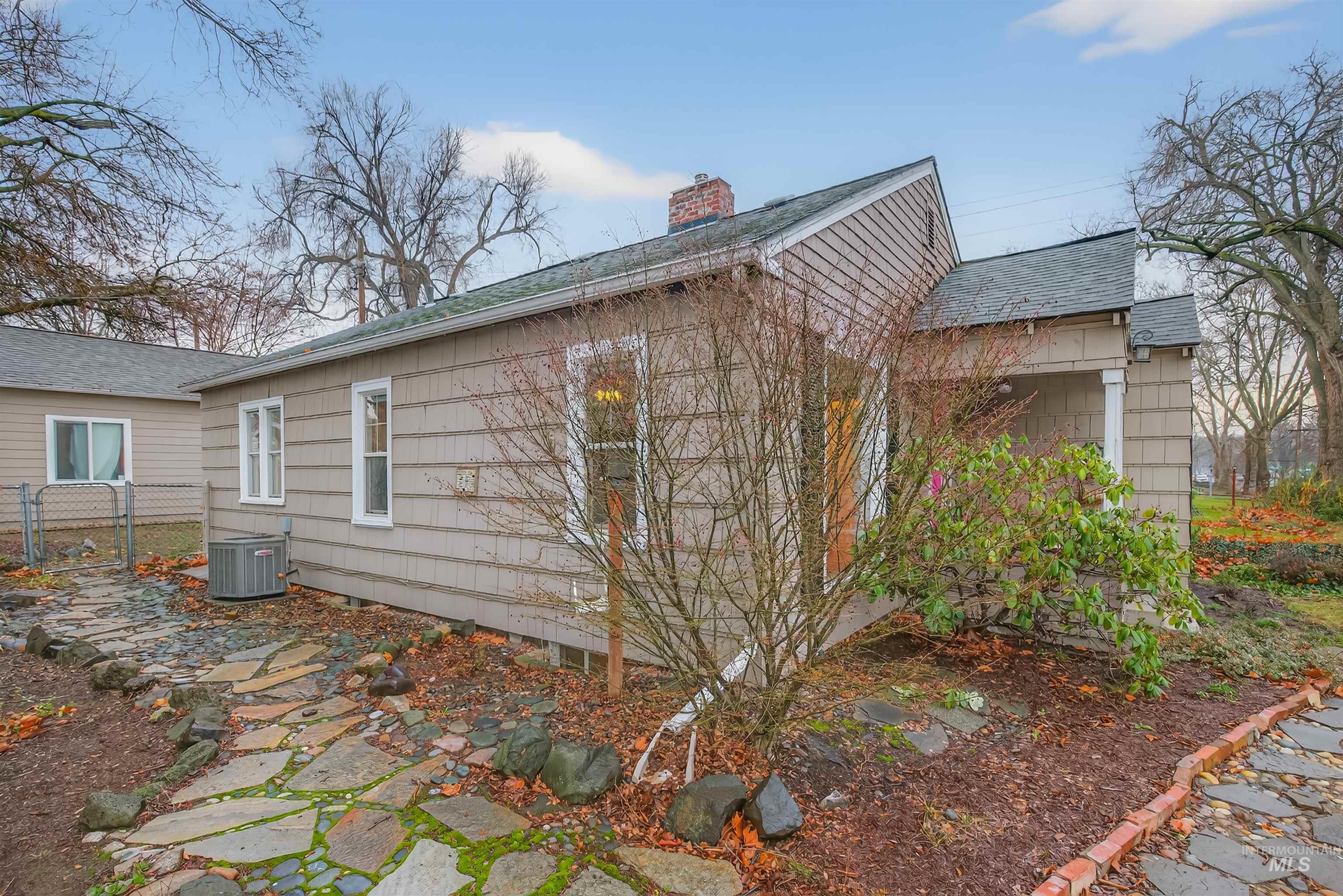 1209 3rd Street, Lewiston, Idaho 83501, 3 Bedrooms, 2 Bathrooms, Residential For Sale, Price $350,000,MLS 98971572