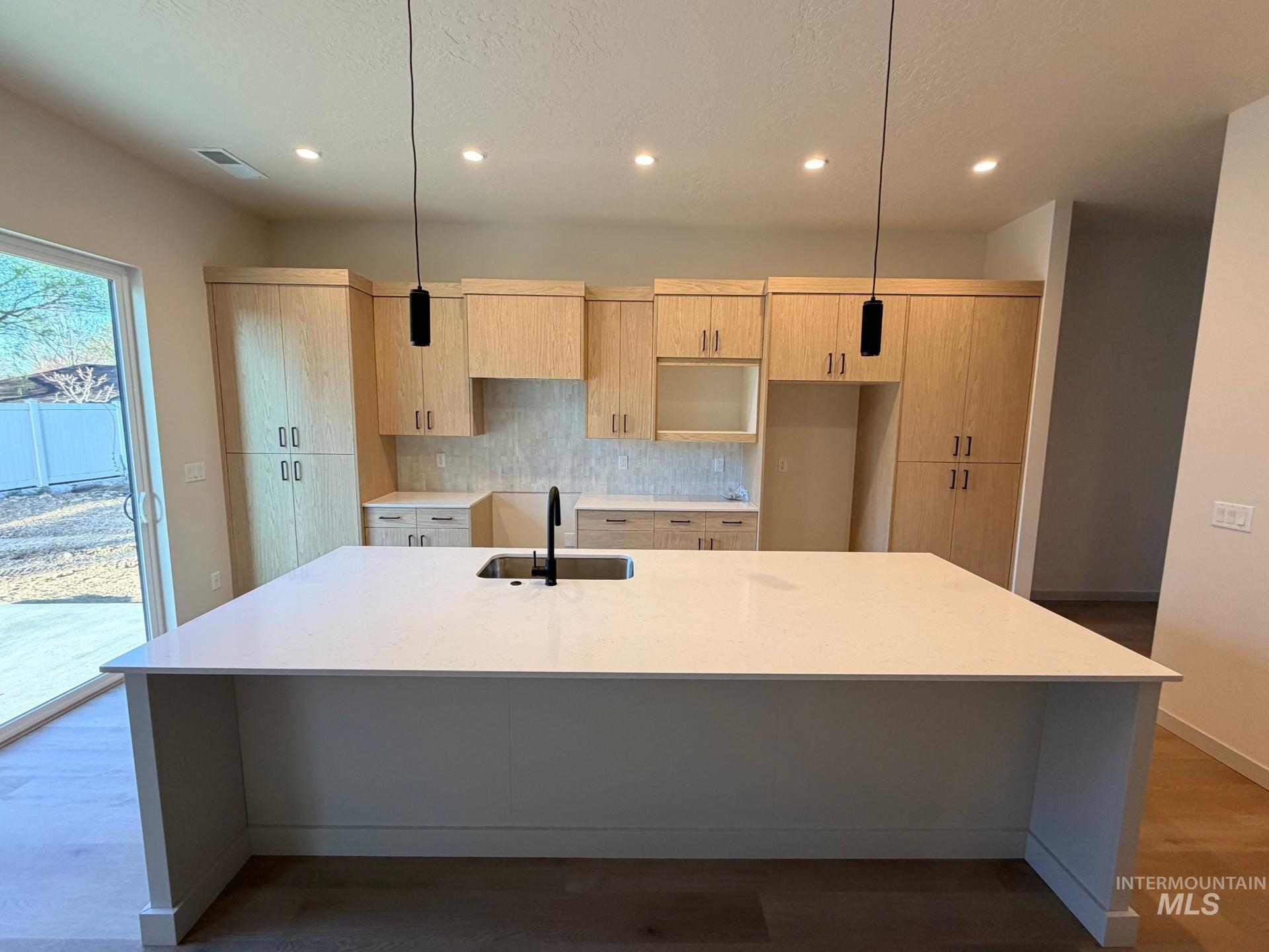 10181 W Southerland Dr, Boise, Idaho 83709, 3 Bedrooms, 2.5 Bathrooms, Residential For Sale, Price $554,000,MLS 98971578