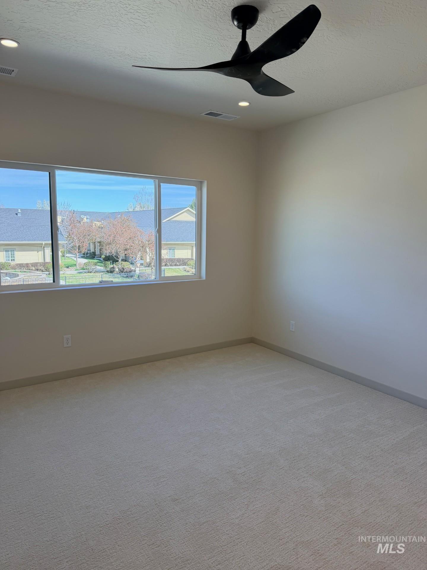 10181 W Southerland Dr, Boise, Idaho 83709, 3 Bedrooms, 2.5 Bathrooms, Residential For Sale, Price $554,000,MLS 98971578