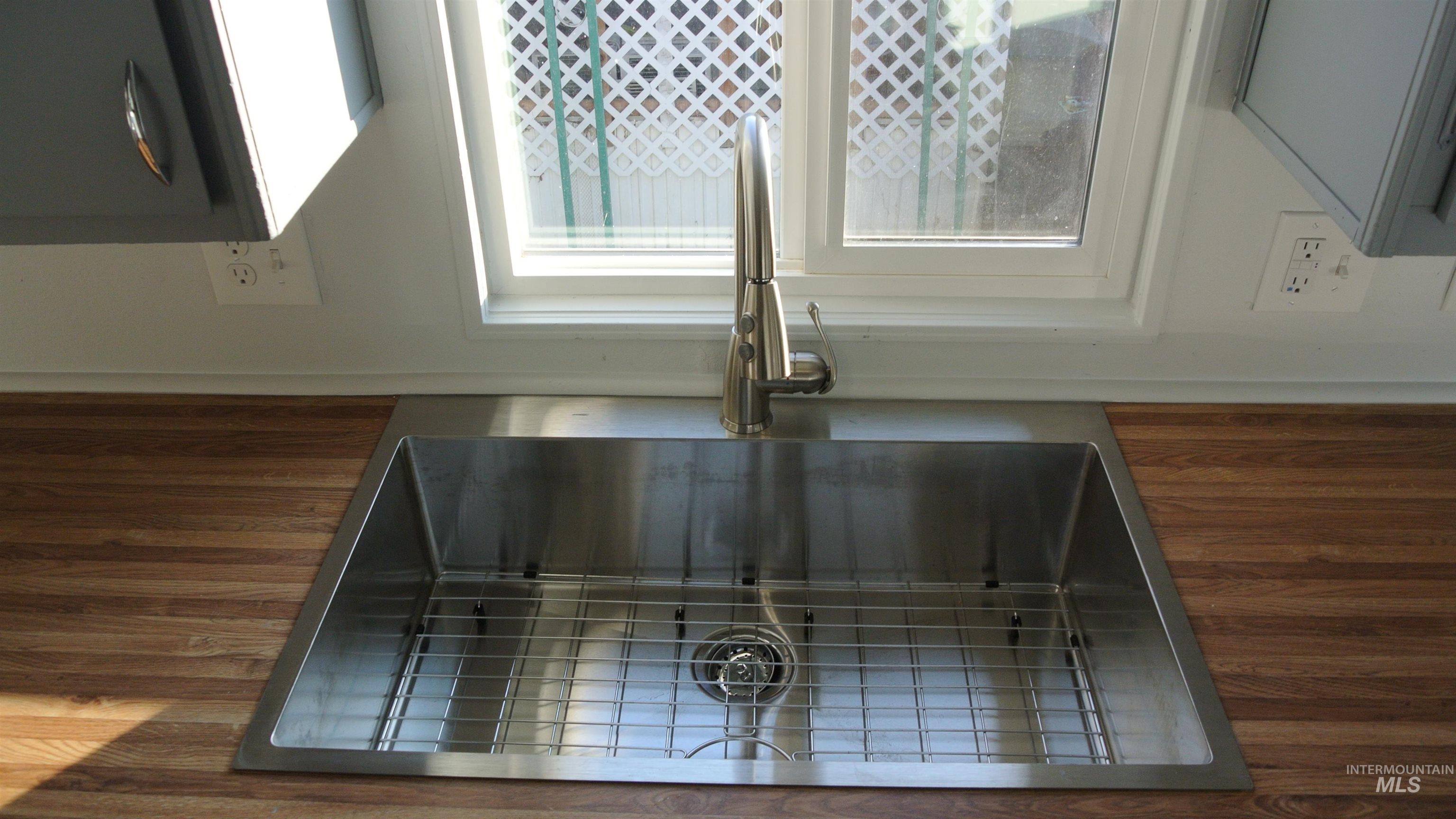 309 E 39th Street, Garden City, Idaho 83714, 2 Bedrooms, 1 Bathroom, Residential For Sale, Price $65,000,MLS 98971582