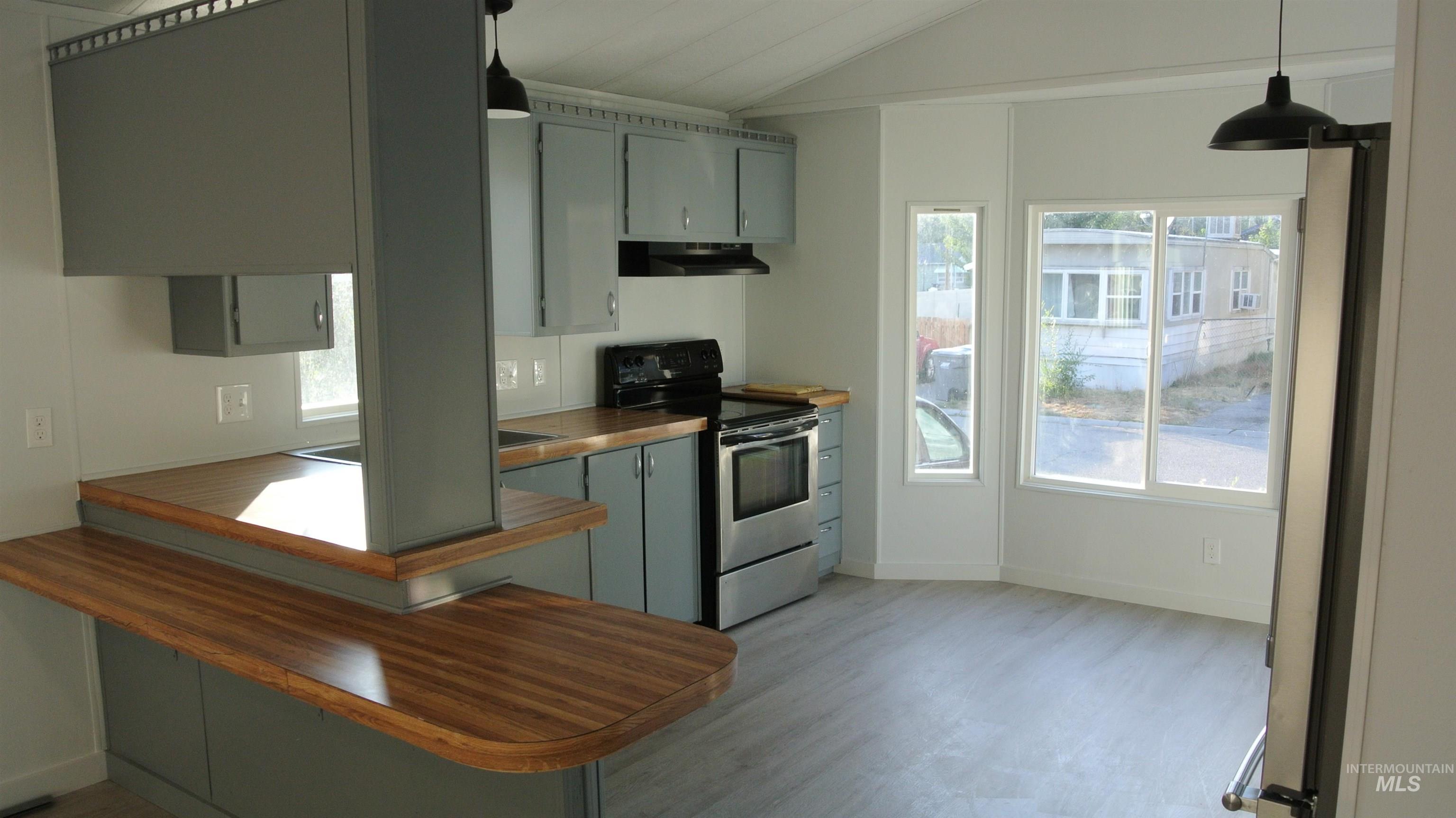 309 E 39th Street, Garden City, Idaho 83714, 2 Bedrooms, 1 Bathroom, Residential For Sale, Price $65,000,MLS 98971582