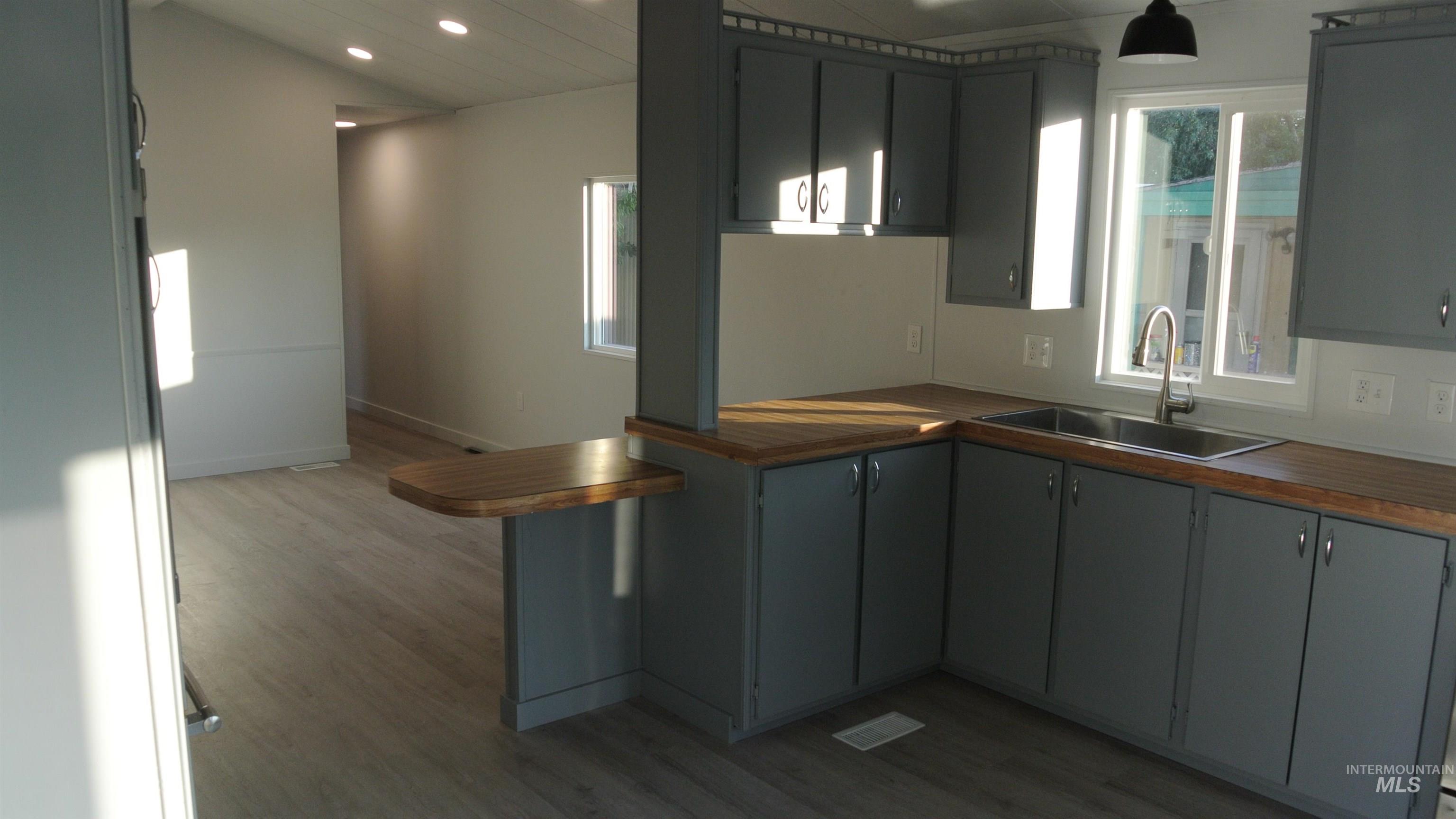 309 E 39th Street, Garden City, Idaho 83714, 2 Bedrooms, 1 Bathroom, Residential For Sale, Price $65,000,MLS 98971582