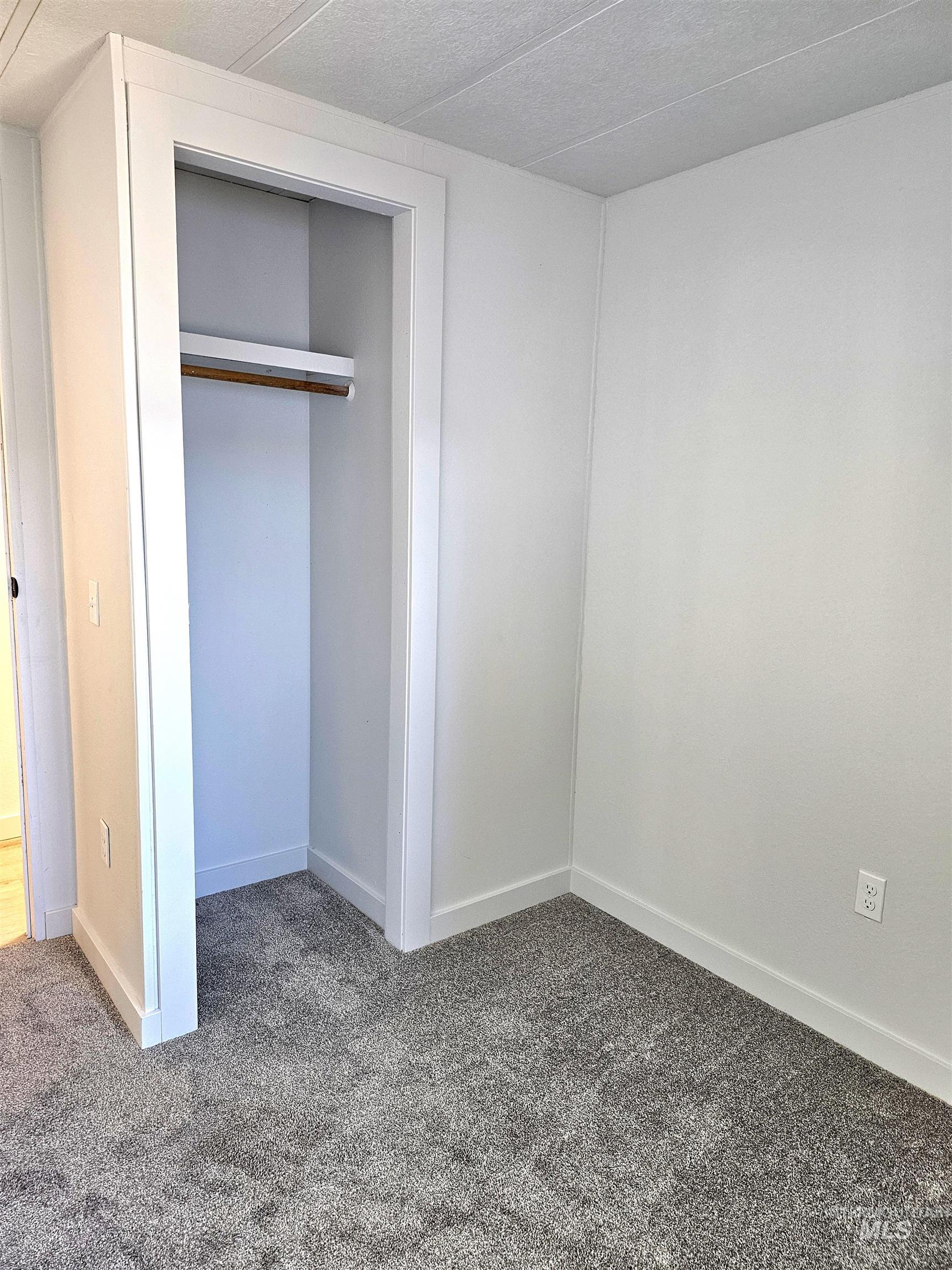 309 E 39th Street, Garden City, Idaho 83714, 2 Bedrooms, 1 Bathroom, Residential For Sale, Price $65,000,MLS 98971582