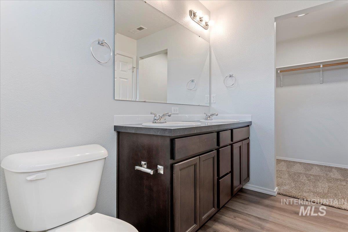 961 W Apple Pine St, Meridian, Idaho 83646-6058, 3 Bedrooms, 2.5 Bathrooms, Residential For Sale, Price $384,990,MLS 98971583