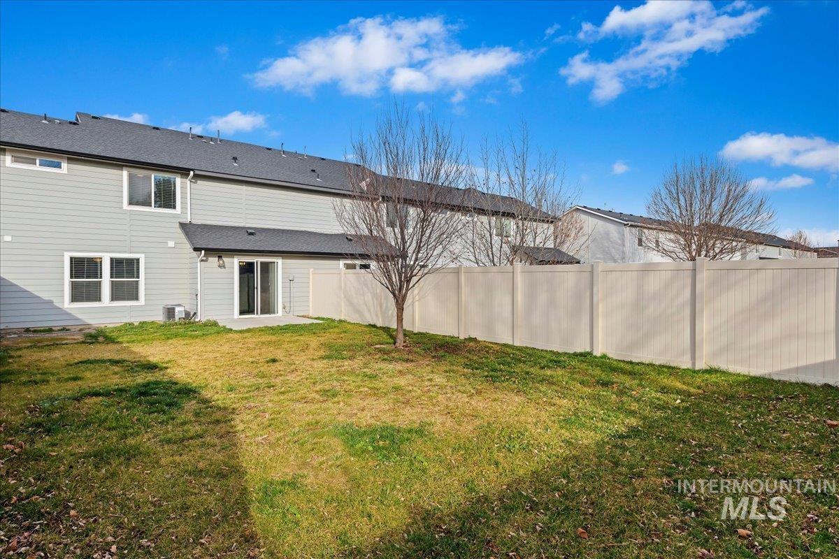 961 W Apple Pine St, Meridian, Idaho 83646-6058, 3 Bedrooms, 2.5 Bathrooms, Residential For Sale, Price $384,990,MLS 98971583