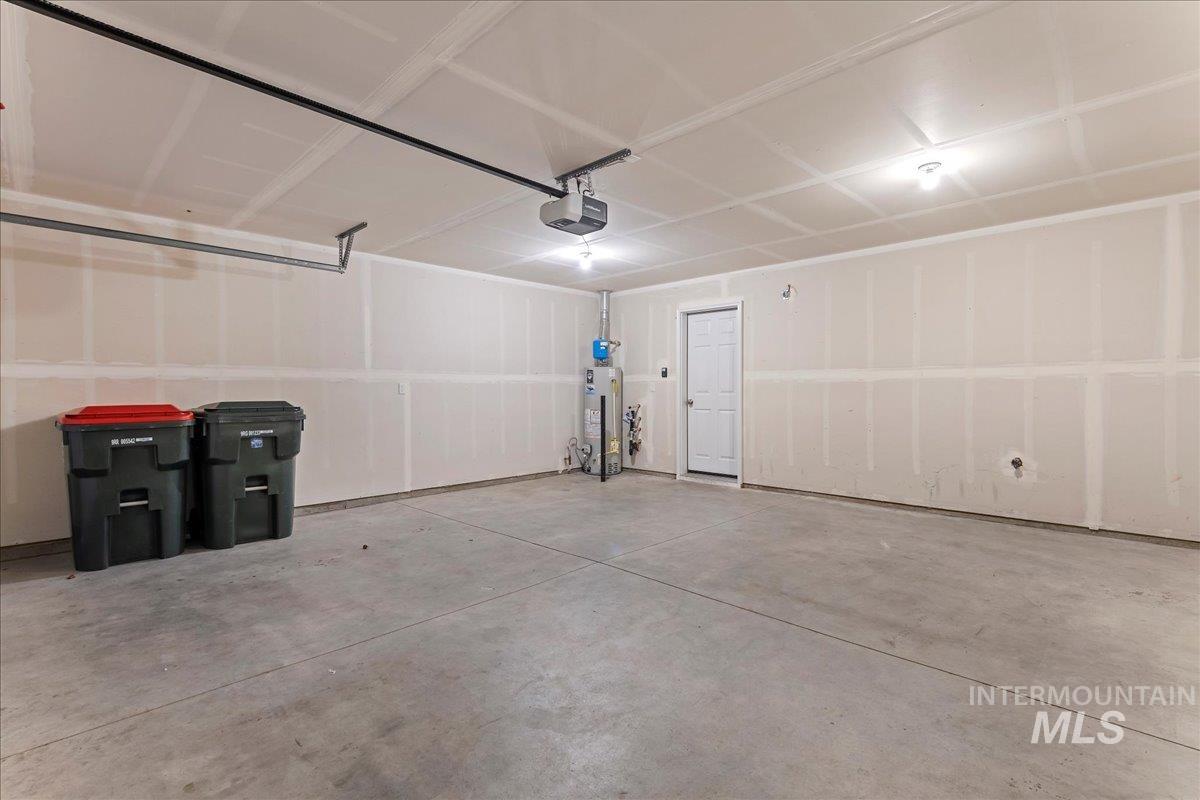 961 W Apple Pine St, Meridian, Idaho 83646-6058, 3 Bedrooms, 2.5 Bathrooms, Residential For Sale, Price $384,990,MLS 98971583