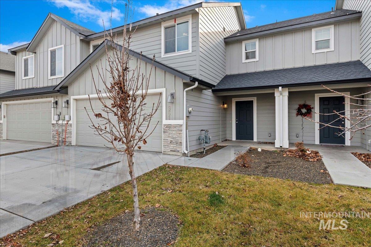 961 W Apple Pine St, Meridian, Idaho 83646-6058, 3 Bedrooms, 2.5 Bathrooms, Residential For Sale, Price $384,990,MLS 98971583