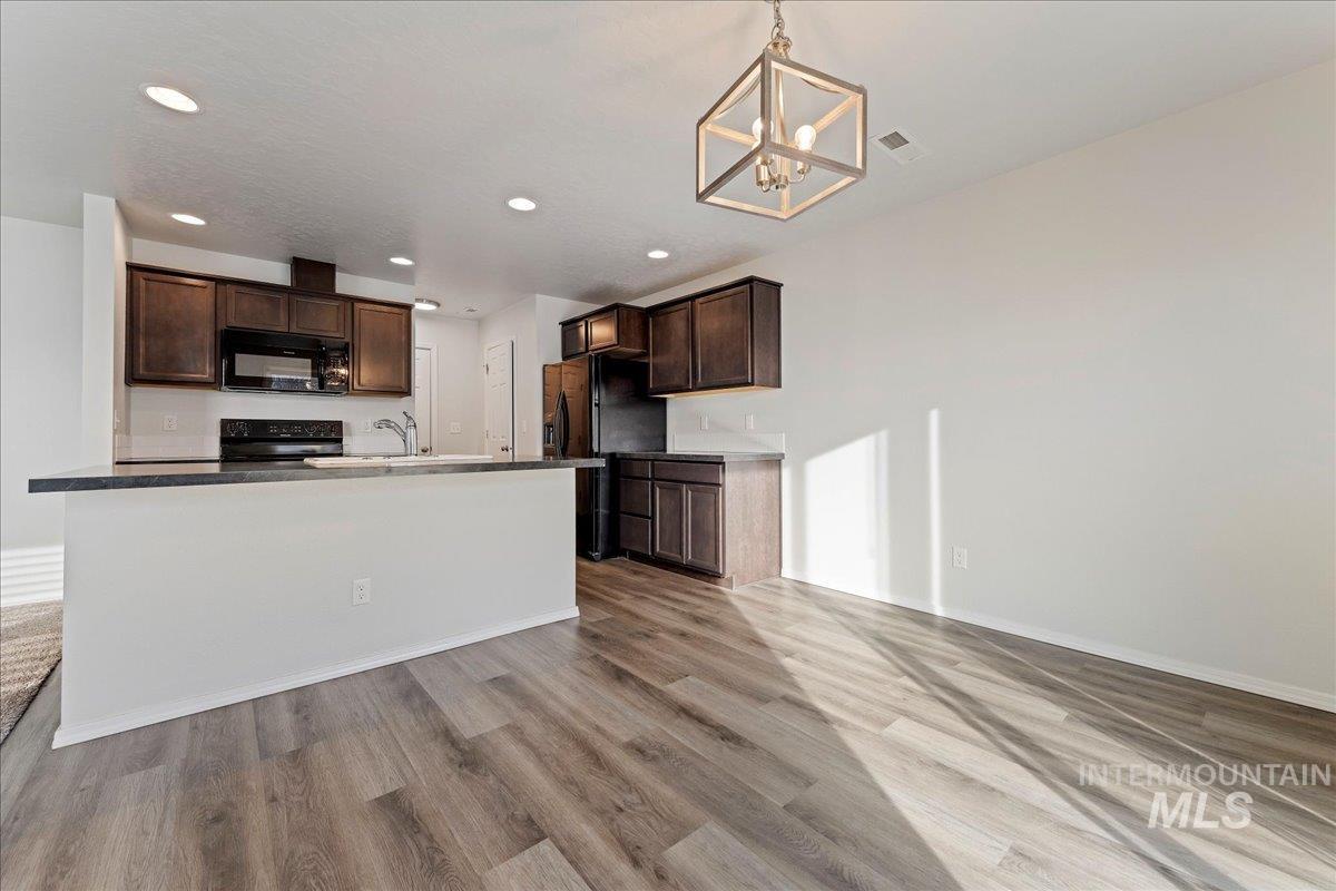 961 W Apple Pine St, Meridian, Idaho 83646-6058, 3 Bedrooms, 2.5 Bathrooms, Residential For Sale, Price $384,990,MLS 98971583