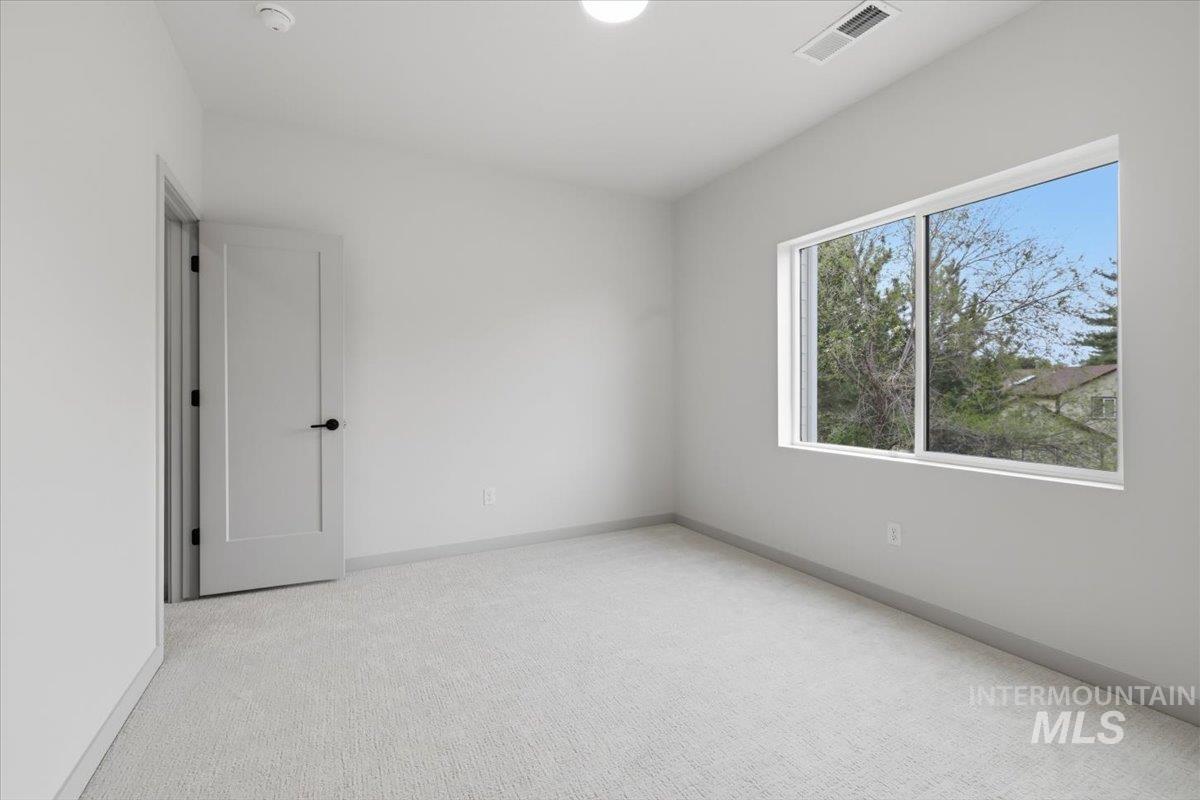10157 W Southerland Dr, Boise, Idaho 83709, 3 Bedrooms, 2.5 Bathrooms, Residential For Sale, Price $545,000,MLS 98971584