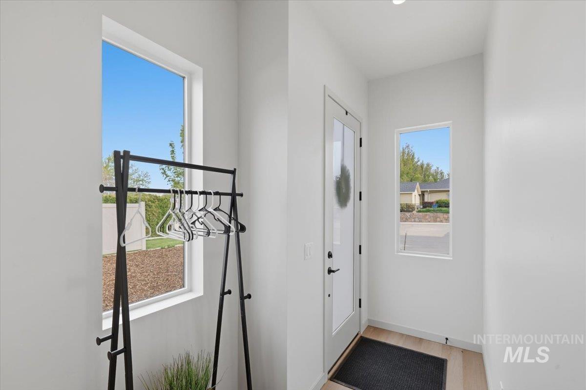 10157 W Southerland Dr, Boise, Idaho 83709, 3 Bedrooms, 2.5 Bathrooms, Residential For Sale, Price $545,000,MLS 98971584