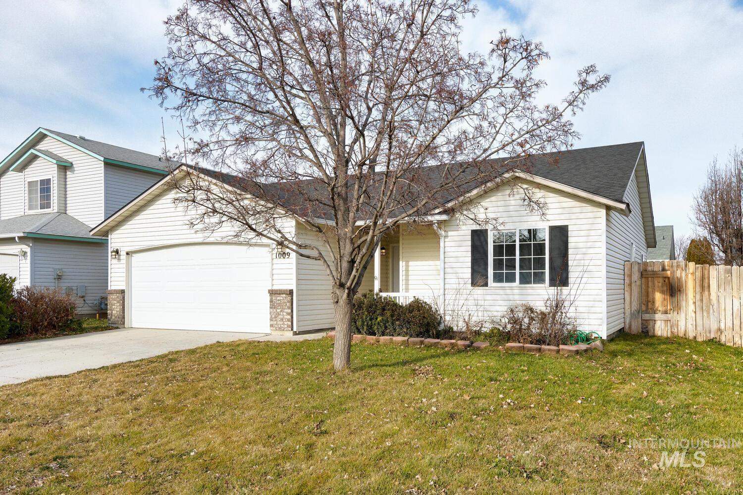 1009 Gold Creek Dr, Caldwell, Idaho 83607, 3 Bedrooms, 2 Bathrooms, Residential For Sale, Price $330,000,MLS 98971586