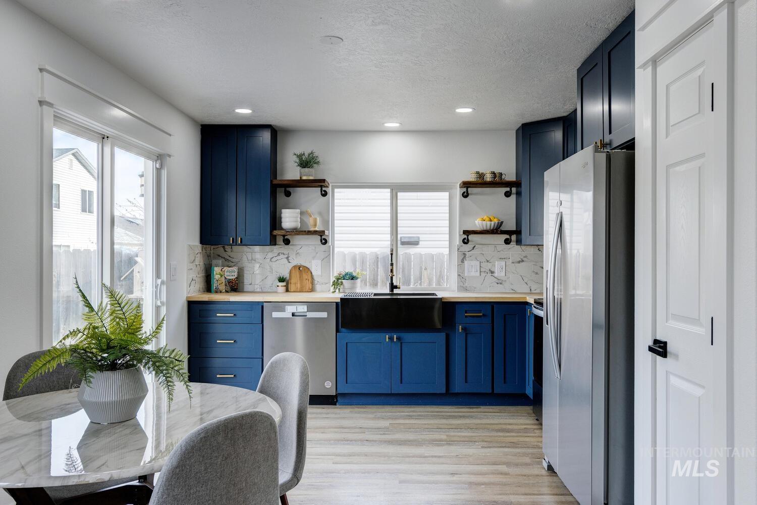 1009 Gold Creek Dr, Caldwell, Idaho 83607, 3 Bedrooms, 2 Bathrooms, Residential For Sale, Price $330,000,MLS 98971586