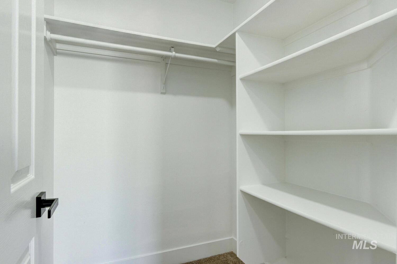 1009 Gold Creek Dr, Caldwell, Idaho 83607, 3 Bedrooms, 2 Bathrooms, Residential For Sale, Price $330,000,MLS 98971586