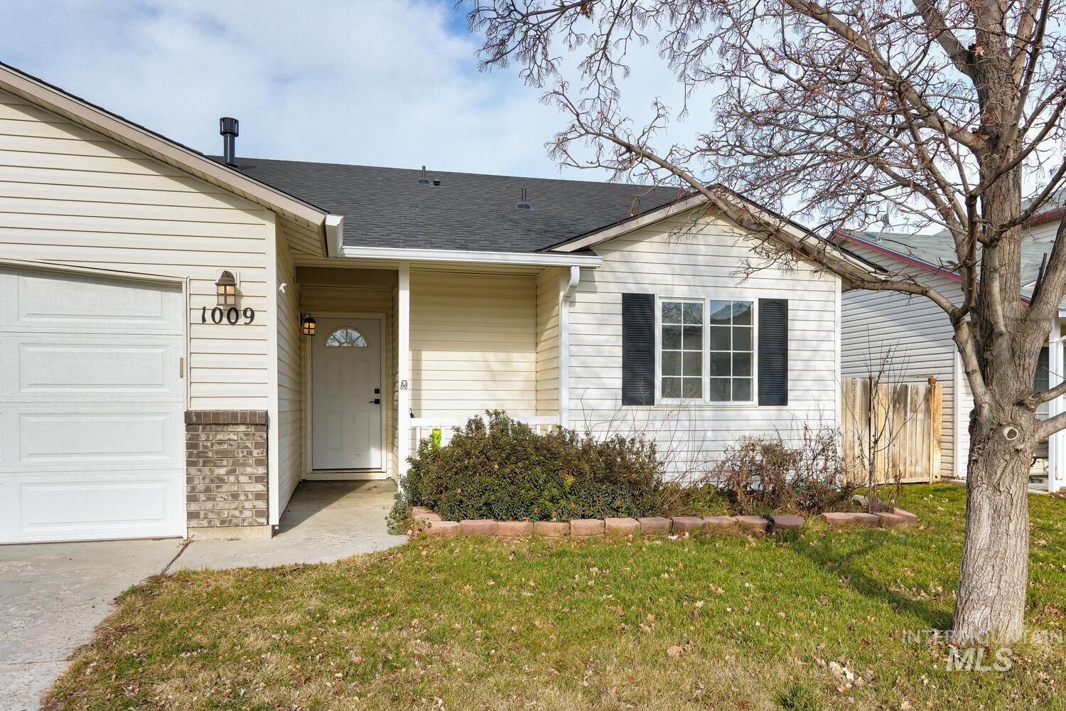1009 Gold Creek Dr, Caldwell, Idaho 83607, 3 Bedrooms, 2 Bathrooms, Residential For Sale, Price $330,000,MLS 98971586