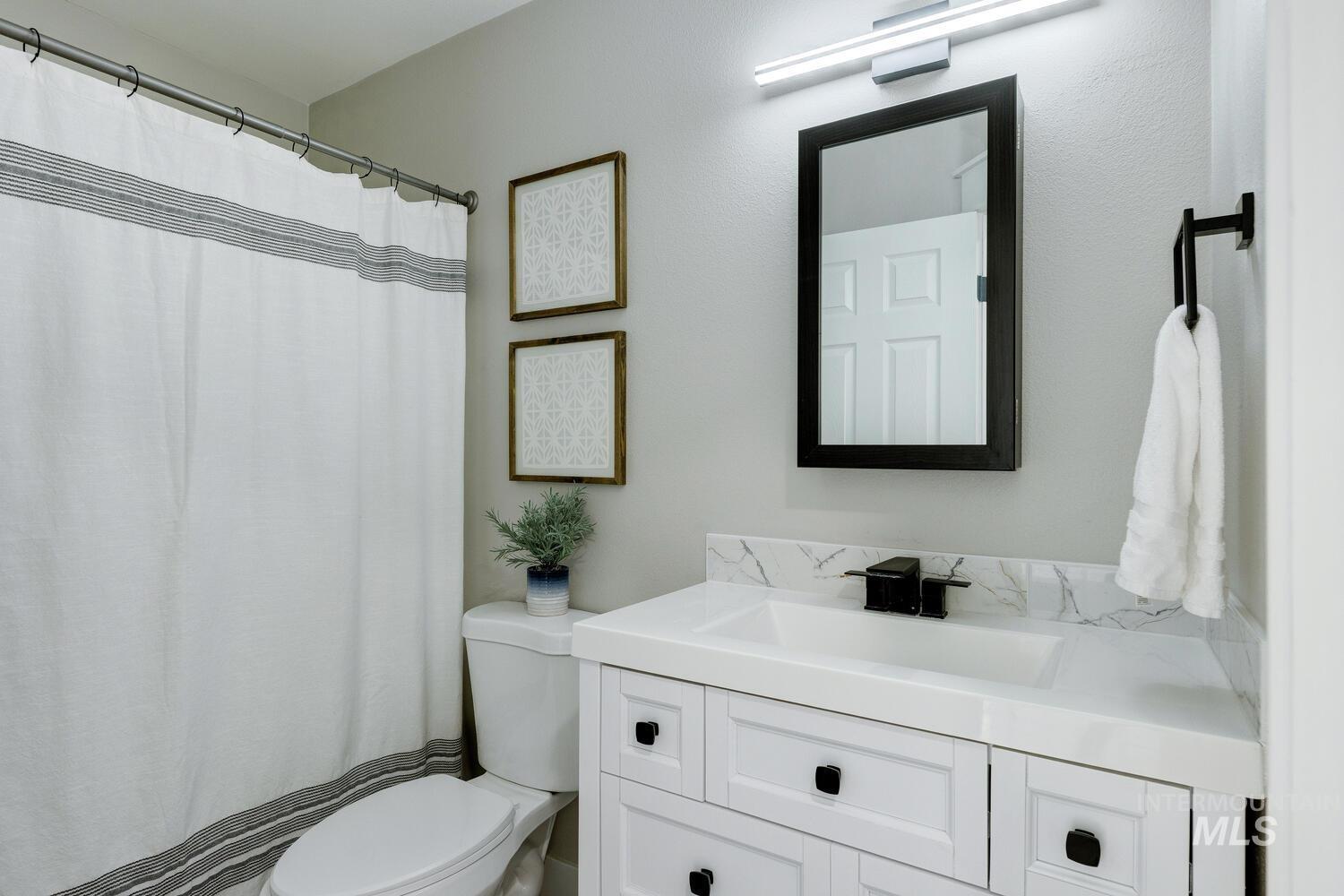 1009 Gold Creek Dr, Caldwell, Idaho 83607, 3 Bedrooms, 2 Bathrooms, Residential For Sale, Price $330,000,MLS 98971586