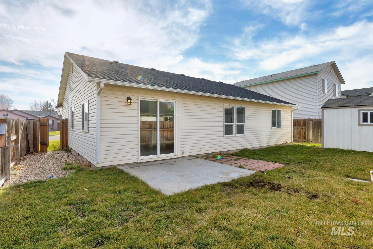 1009 Gold Creek Dr, Caldwell, Idaho 83607, 3 Bedrooms, 2 Bathrooms, Residential For Sale, Price $330,000,MLS 98971586