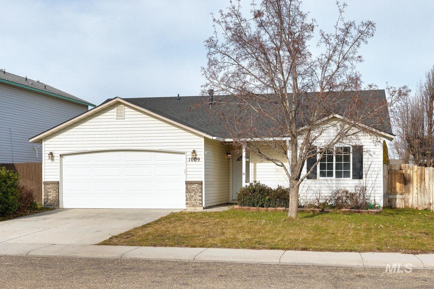 1009 Gold Creek Dr, Caldwell, Idaho 83607, 3 Bedrooms, 2 Bathrooms, Residential For Sale, Price $330,000,MLS 98971586