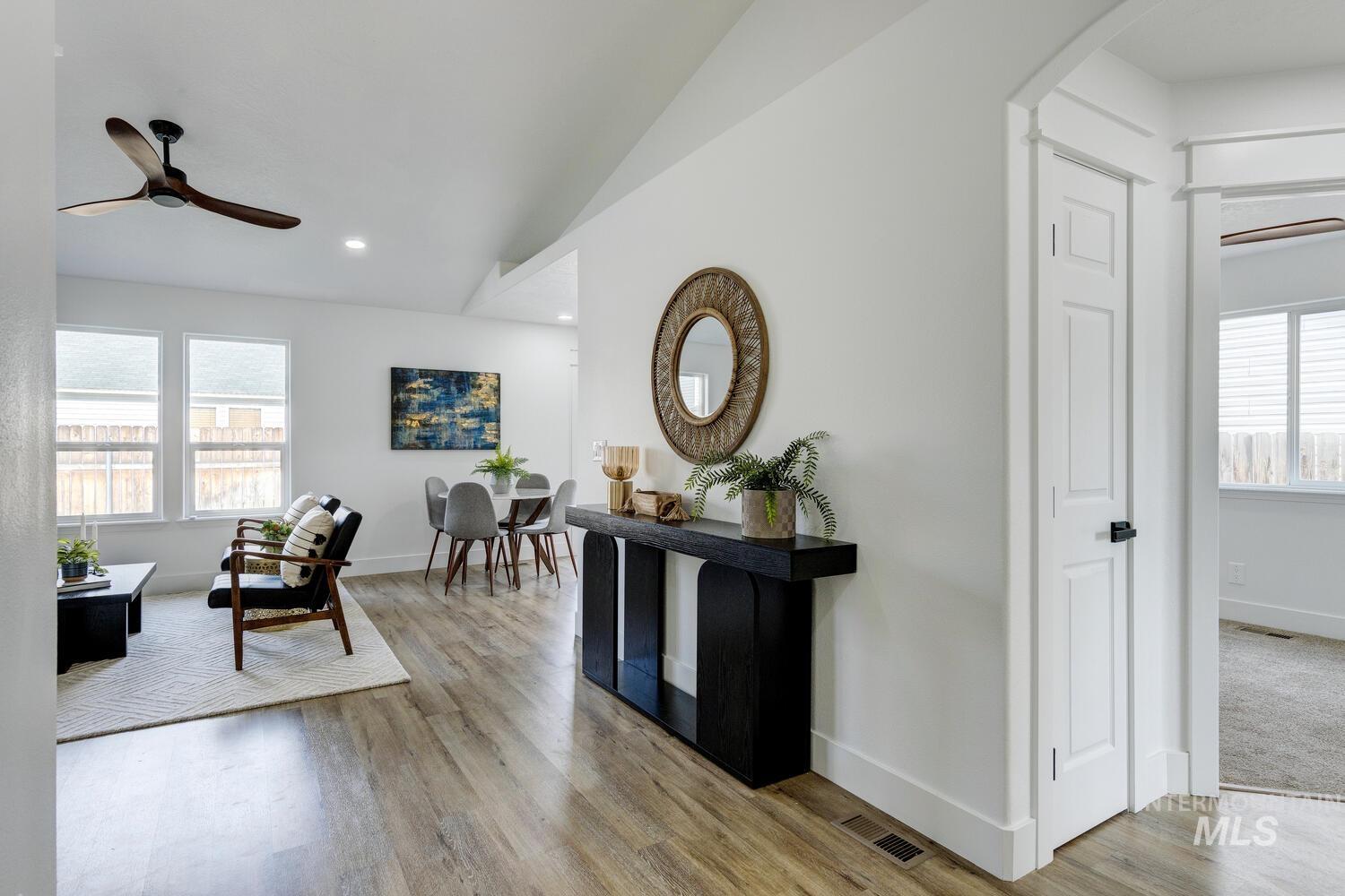 1009 Gold Creek Dr, Caldwell, Idaho 83607, 3 Bedrooms, 2 Bathrooms, Residential For Sale, Price $330,000,MLS 98971586