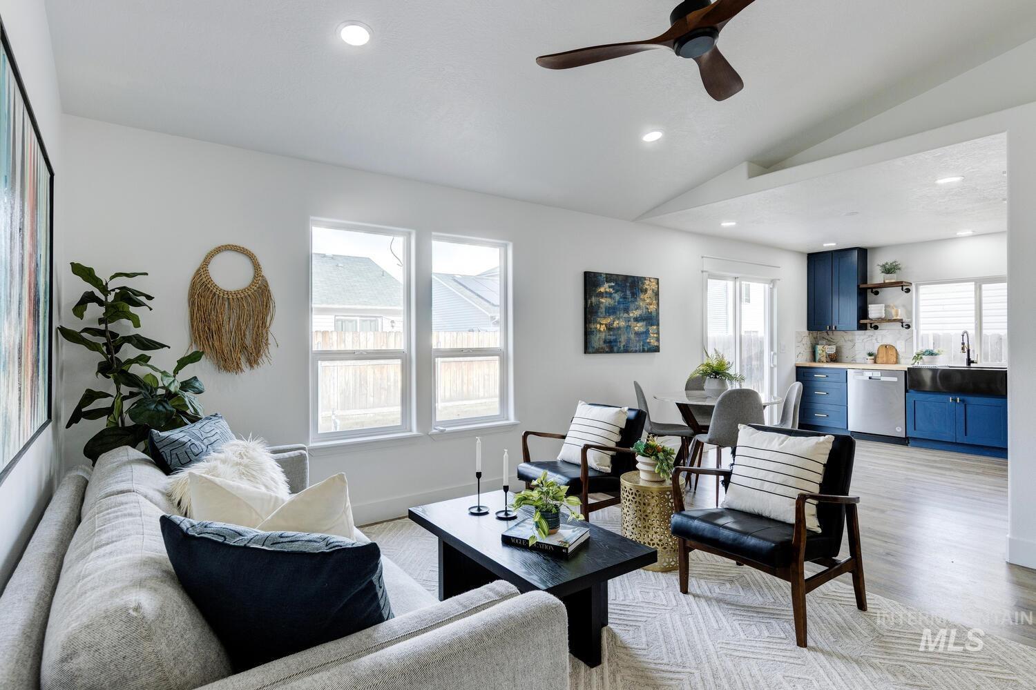 1009 Gold Creek Dr, Caldwell, Idaho 83607, 3 Bedrooms, 2 Bathrooms, Residential For Sale, Price $330,000,MLS 98971586