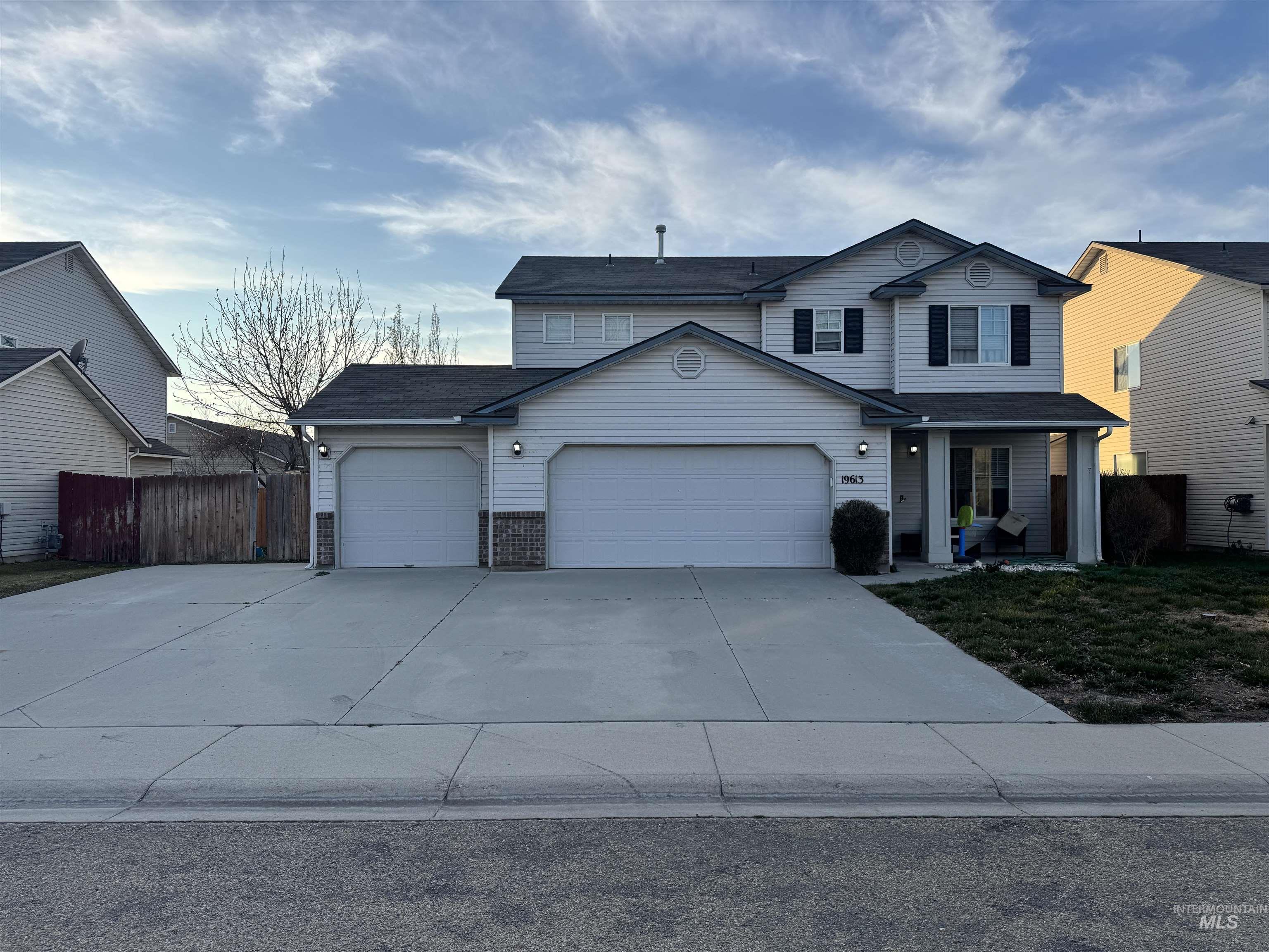 19613 commonwealth ave, Caldwell, Idaho 83605, 4 Bedrooms, 2.5 Bathrooms, Residential For Sale, Price $324,900,MLS 98971588