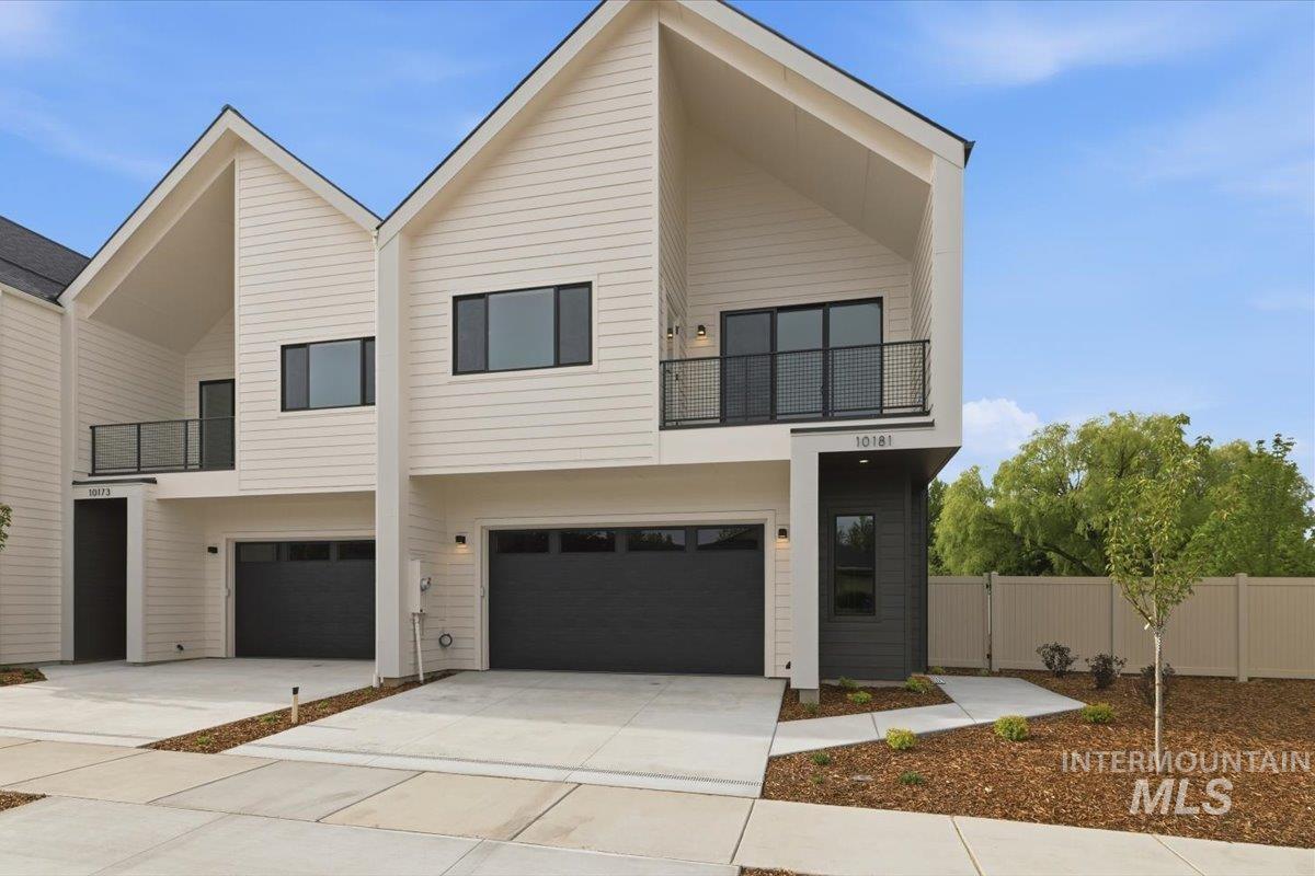 10165 W Southerland Dr, Boise, Idaho 83709, 3 Bedrooms, 2.5 Bathrooms, Residential For Sale, Price $525,000,MLS 98971589