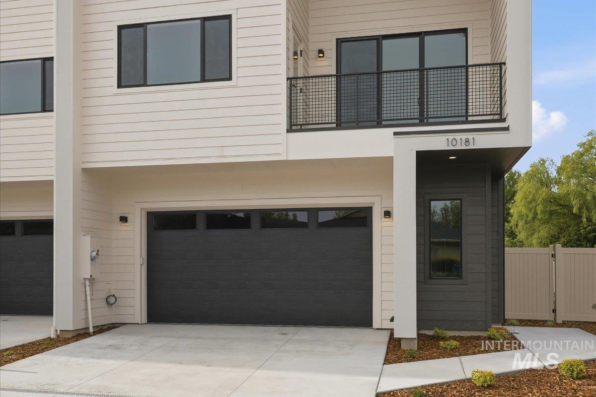 10165 W Southerland Dr, Boise, Idaho 83709, 3 Bedrooms, 2.5 Bathrooms, Residential For Sale, Price $525,000,MLS 98971589