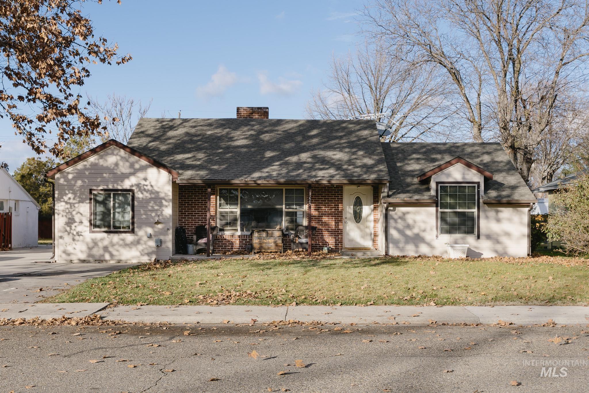 1225 SW 3rd Avenue, Ontario, Oregon 97914, 3 Bedrooms, 2 Bathrooms, Residential For Sale, Price $274,900,MLS 98971591