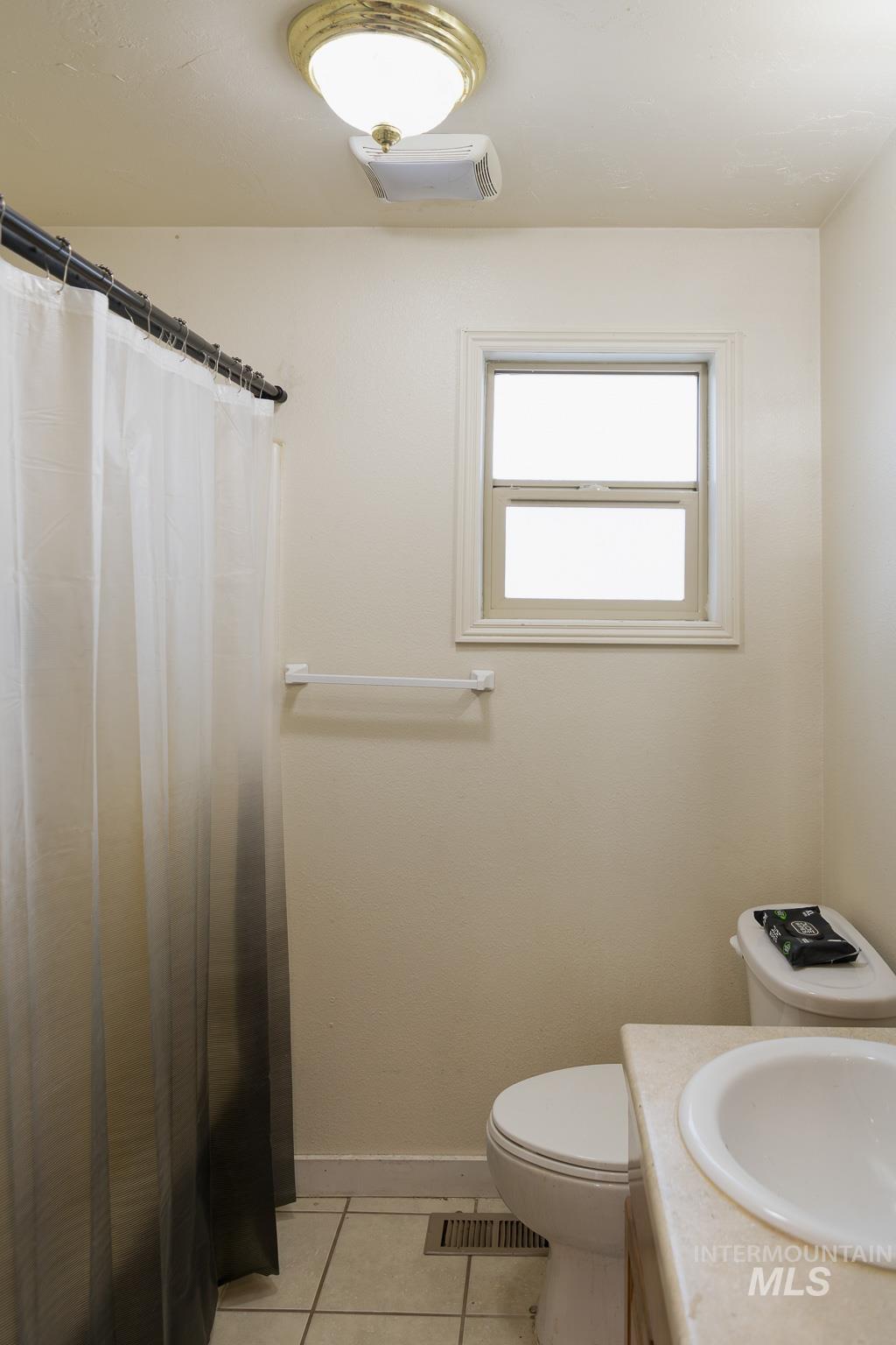 1225 SW 3rd Avenue, Ontario, Oregon 97914, 3 Bedrooms, 2 Bathrooms, Residential For Sale, Price $274,900,MLS 98971591